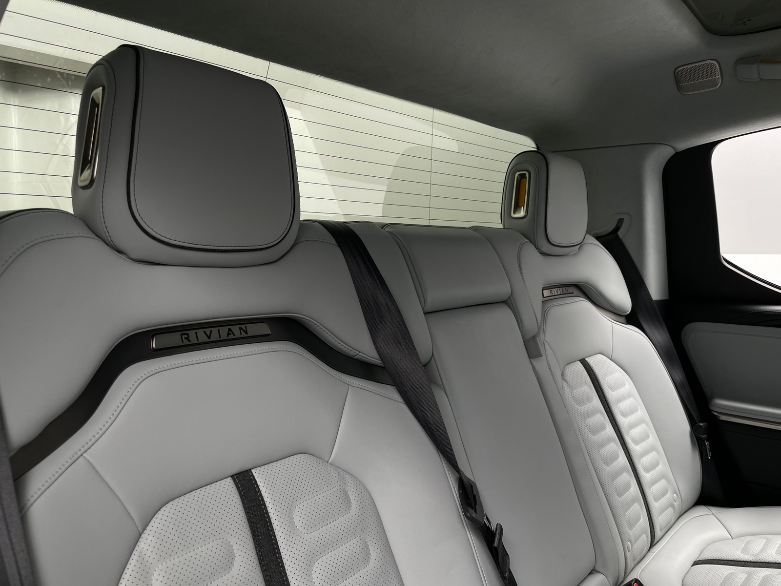 Thumbnail: 2023 Rivian R1T - 5