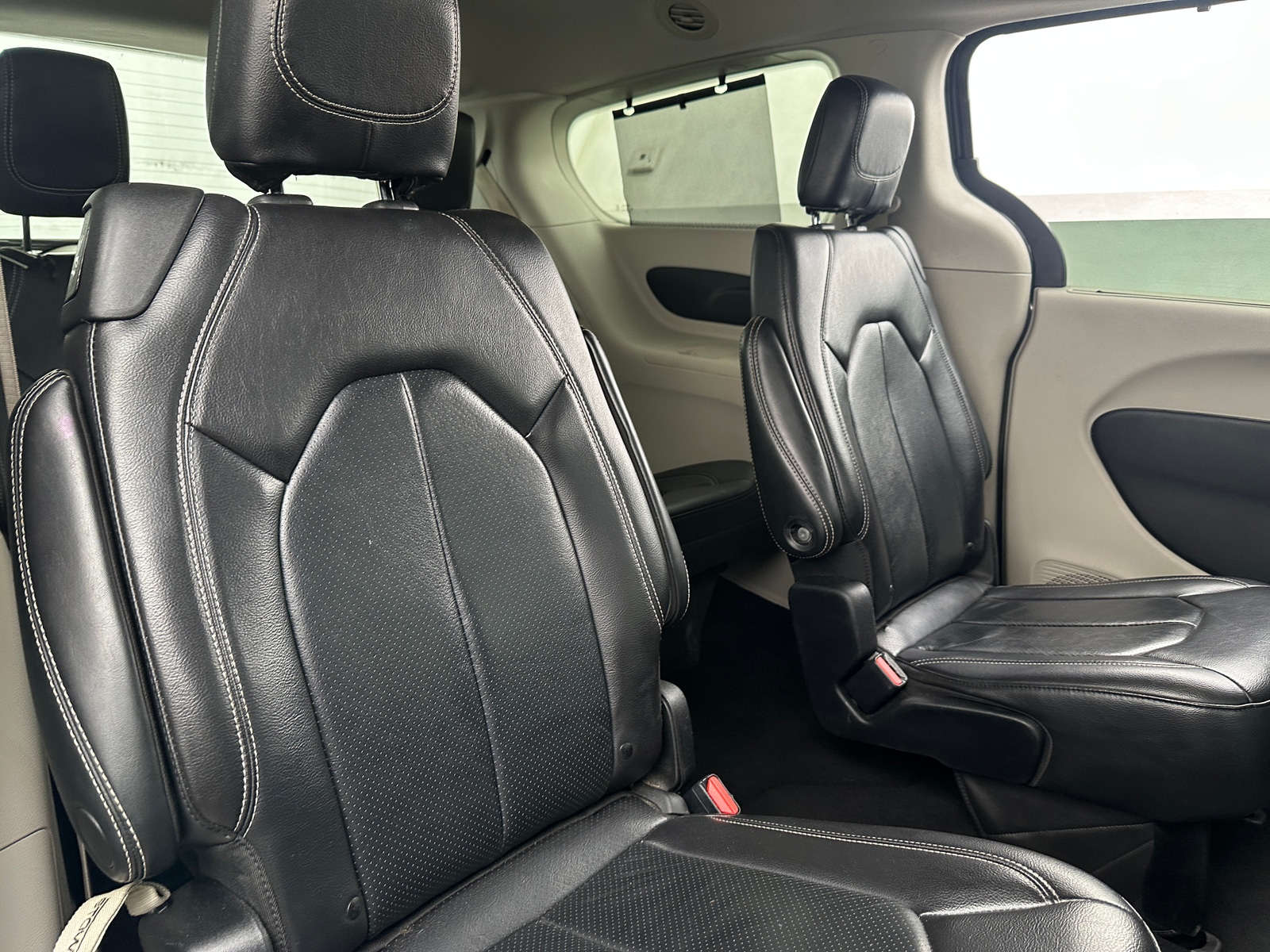 Thumbnail: 2022 Chrysler Pacifica - 5