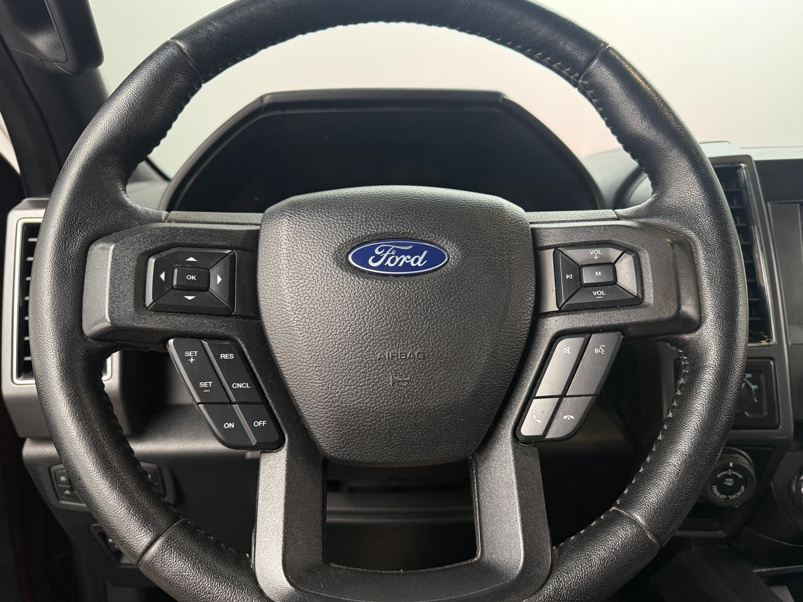 Thumbnail: 2019 Ford Econoline - 5