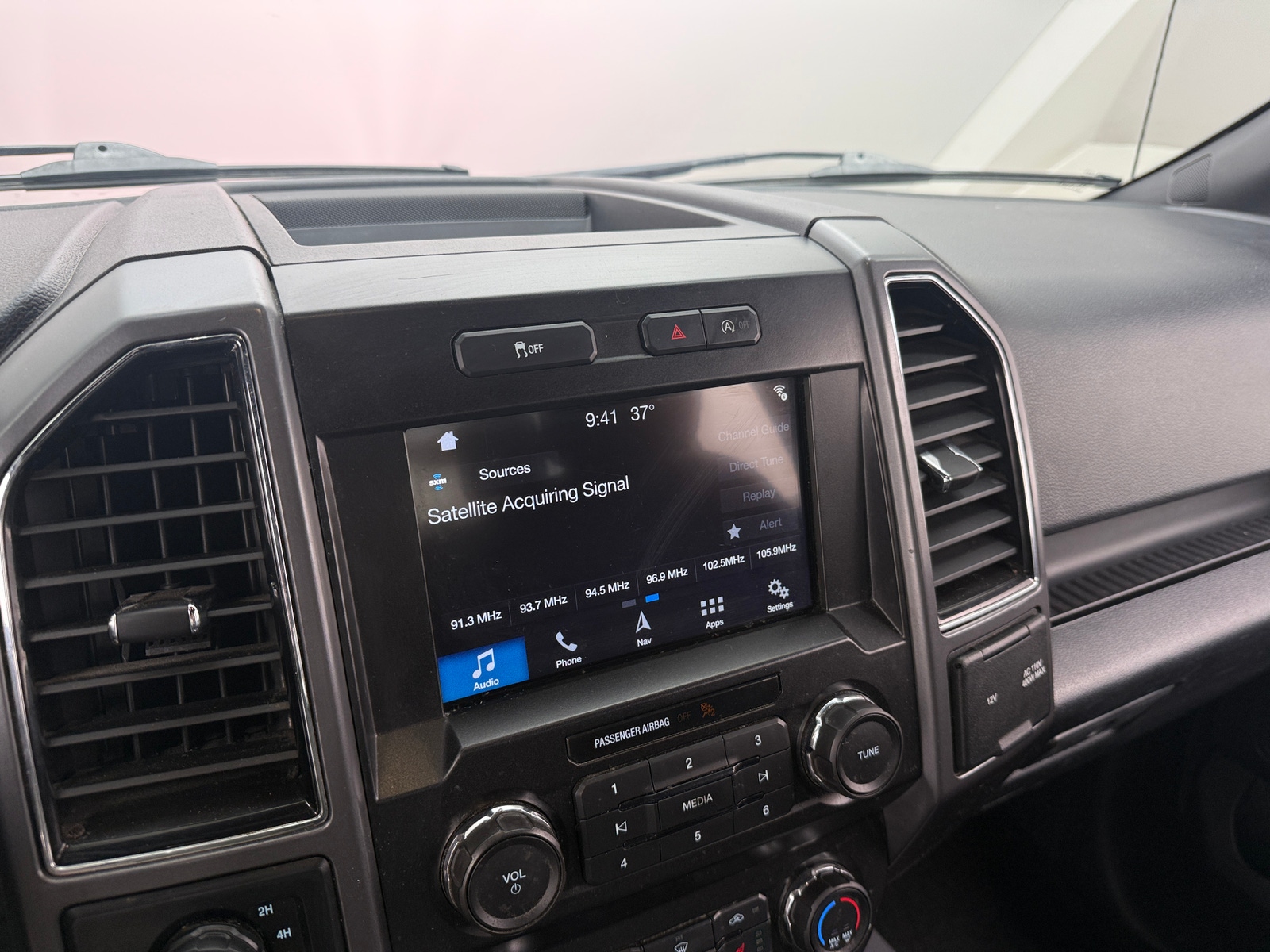 Thumbnail: 2019 Ford Econoline - 4