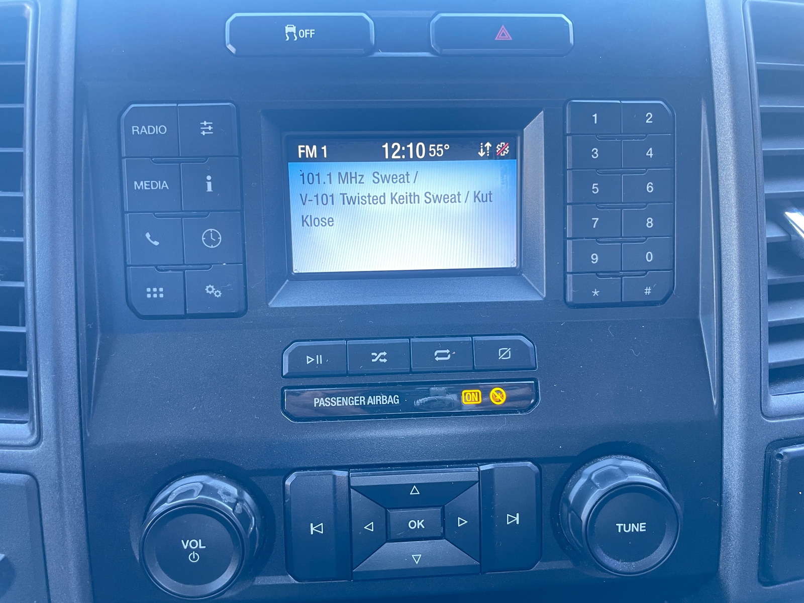 Thumbnail: 2022 Ford Econoline - 4