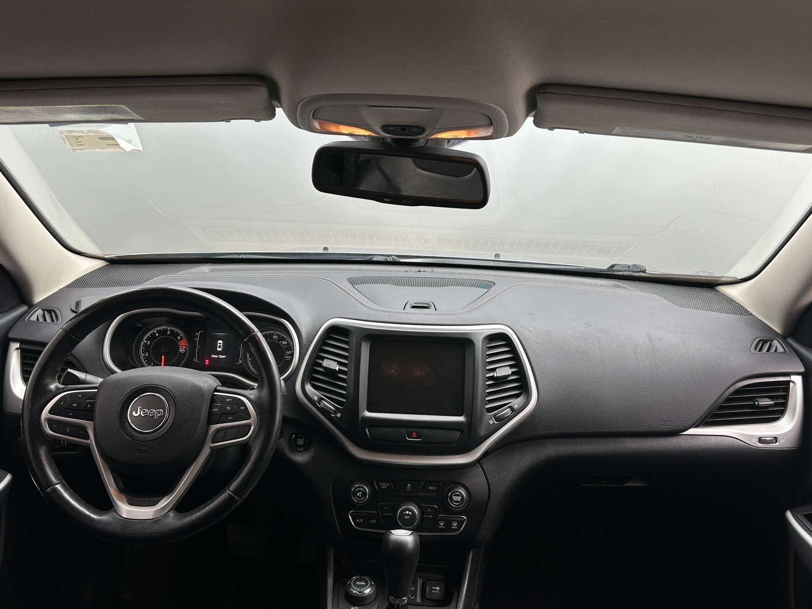 Thumbnail: 2018 Jeep Cherokee - 3