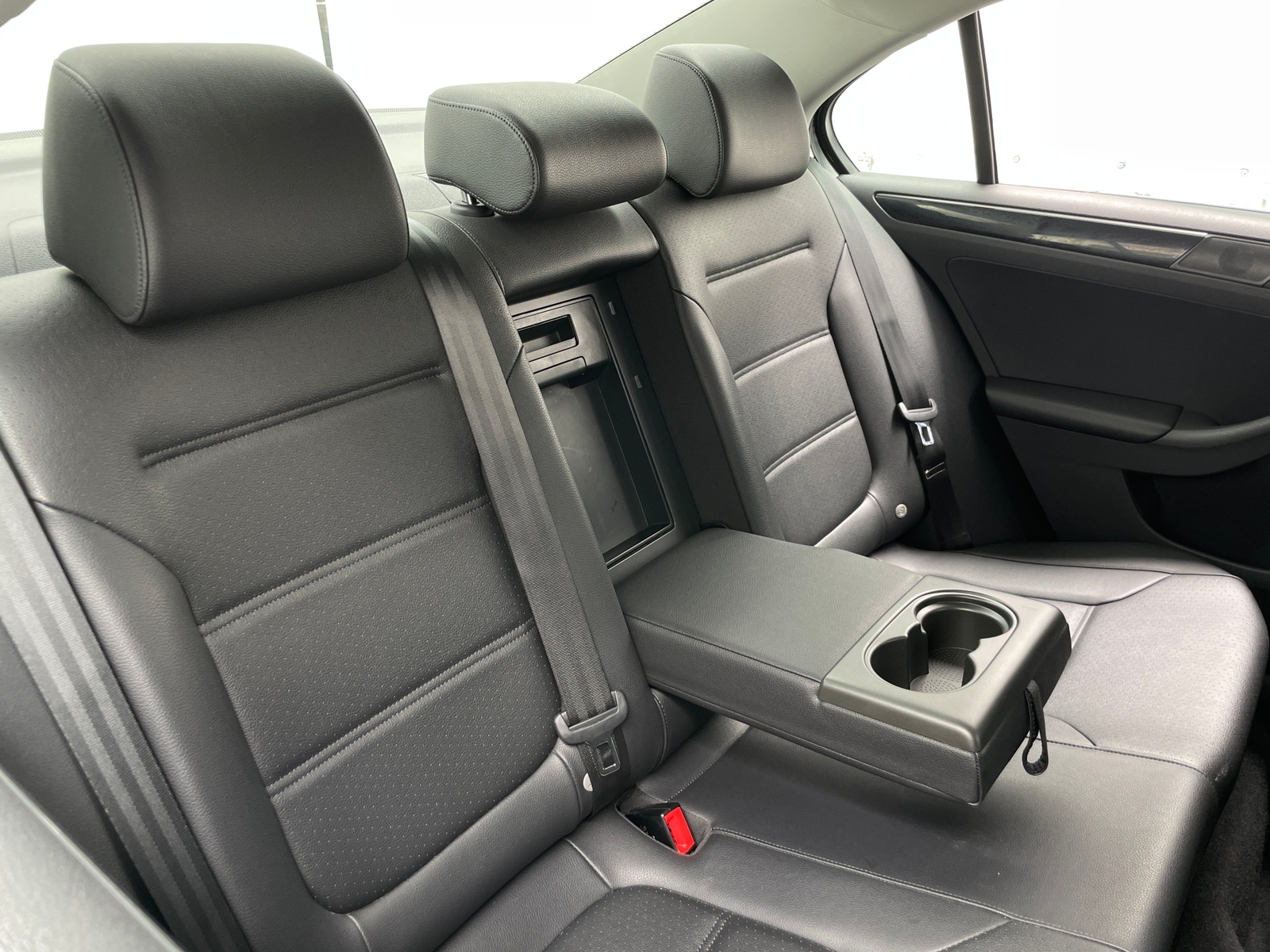 Thumbnail: 2017 Volkswagen Jetta - 5