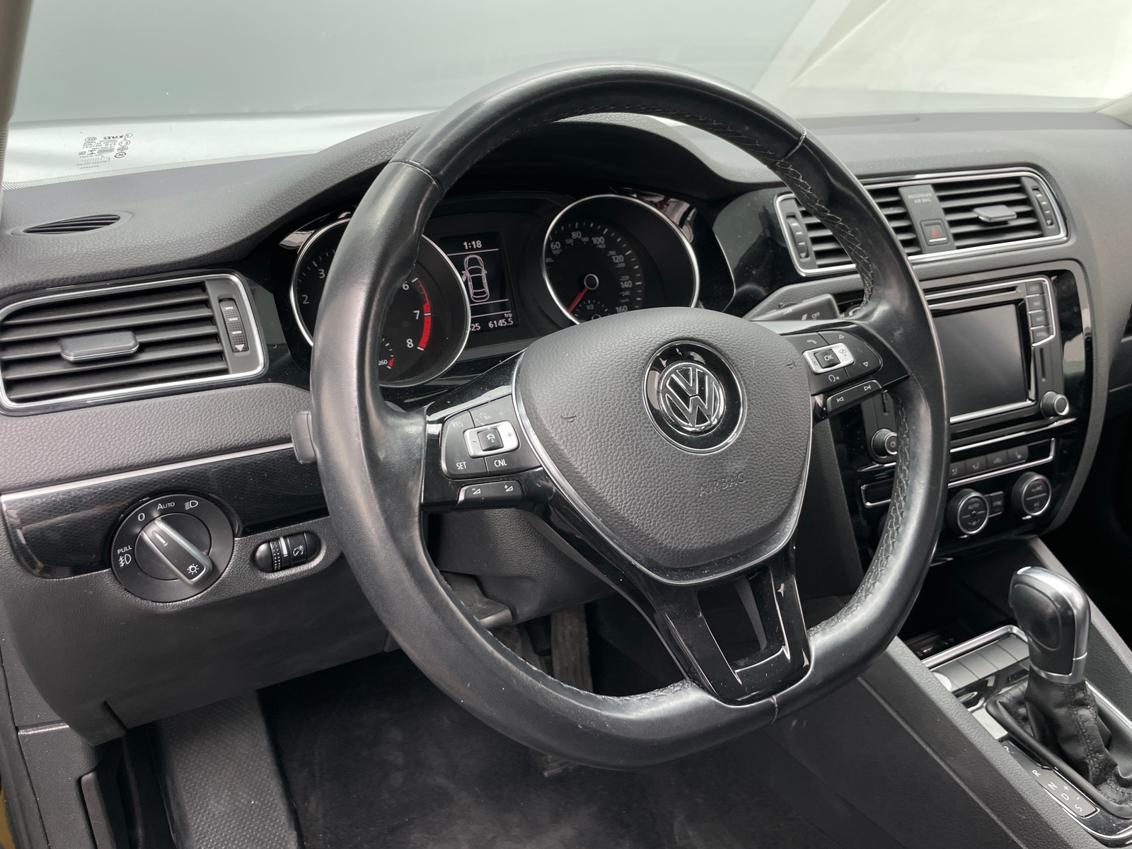 Thumbnail: 2017 Volkswagen Jetta - 4