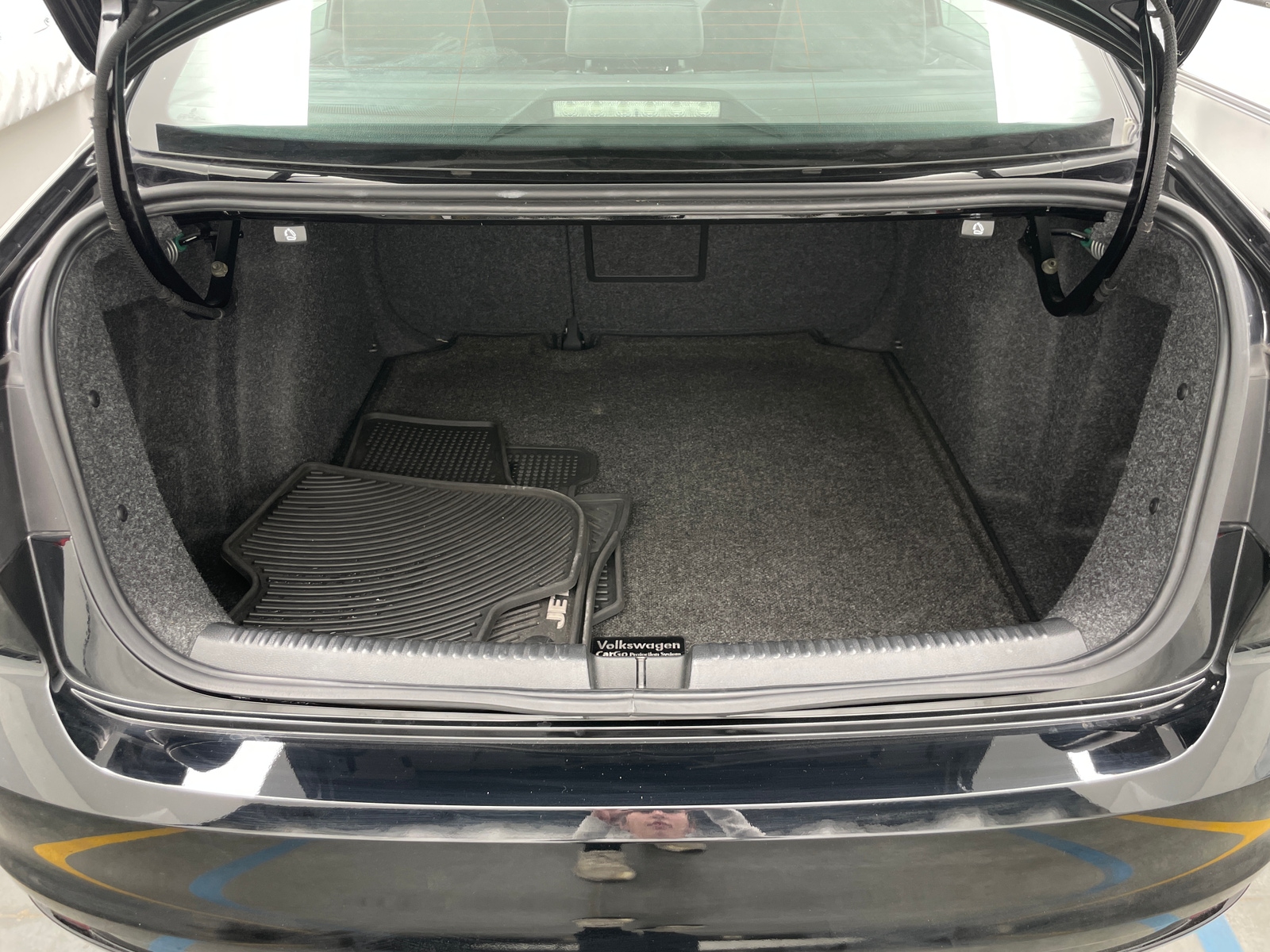 Thumbnail: 2017 Volkswagen Jetta - 6