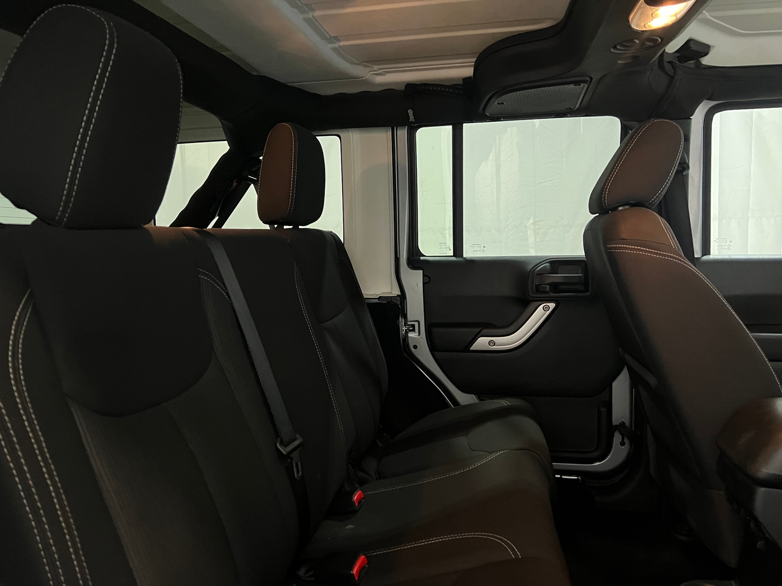 Thumbnail: 2016 Jeep Wrangler - 6