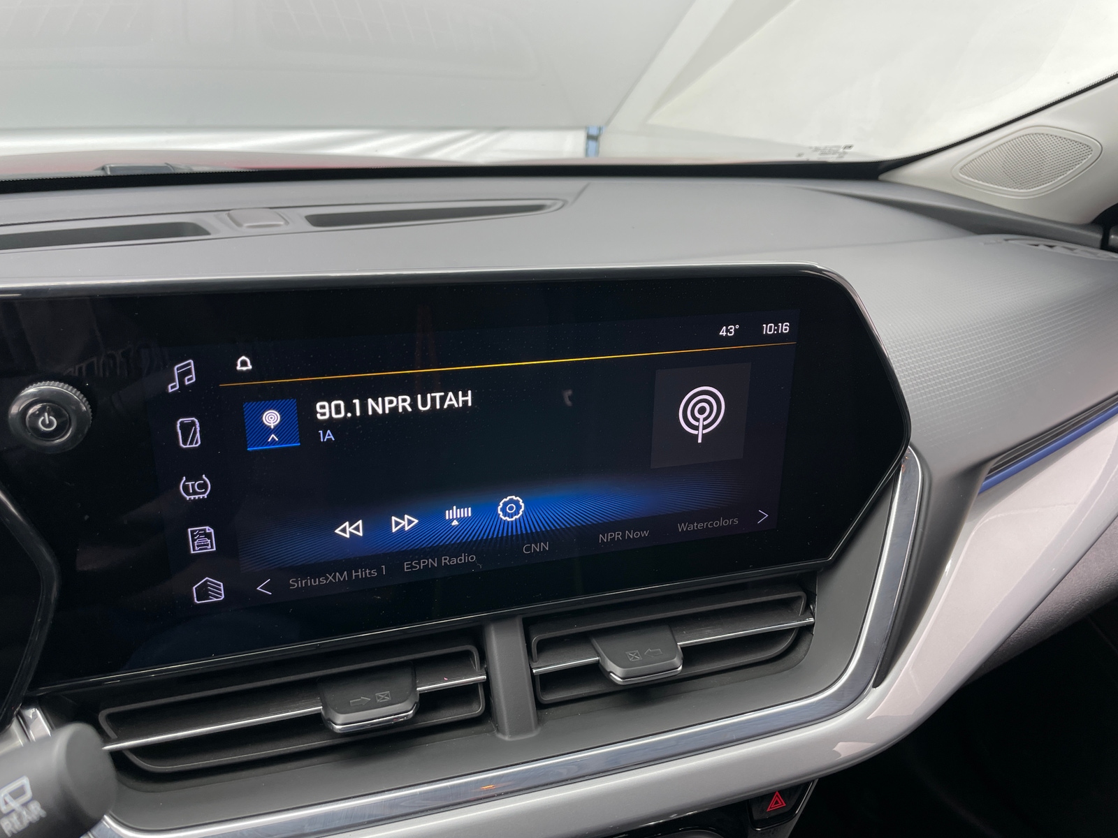 Thumbnail: 2025 Chevrolet Trax - 4