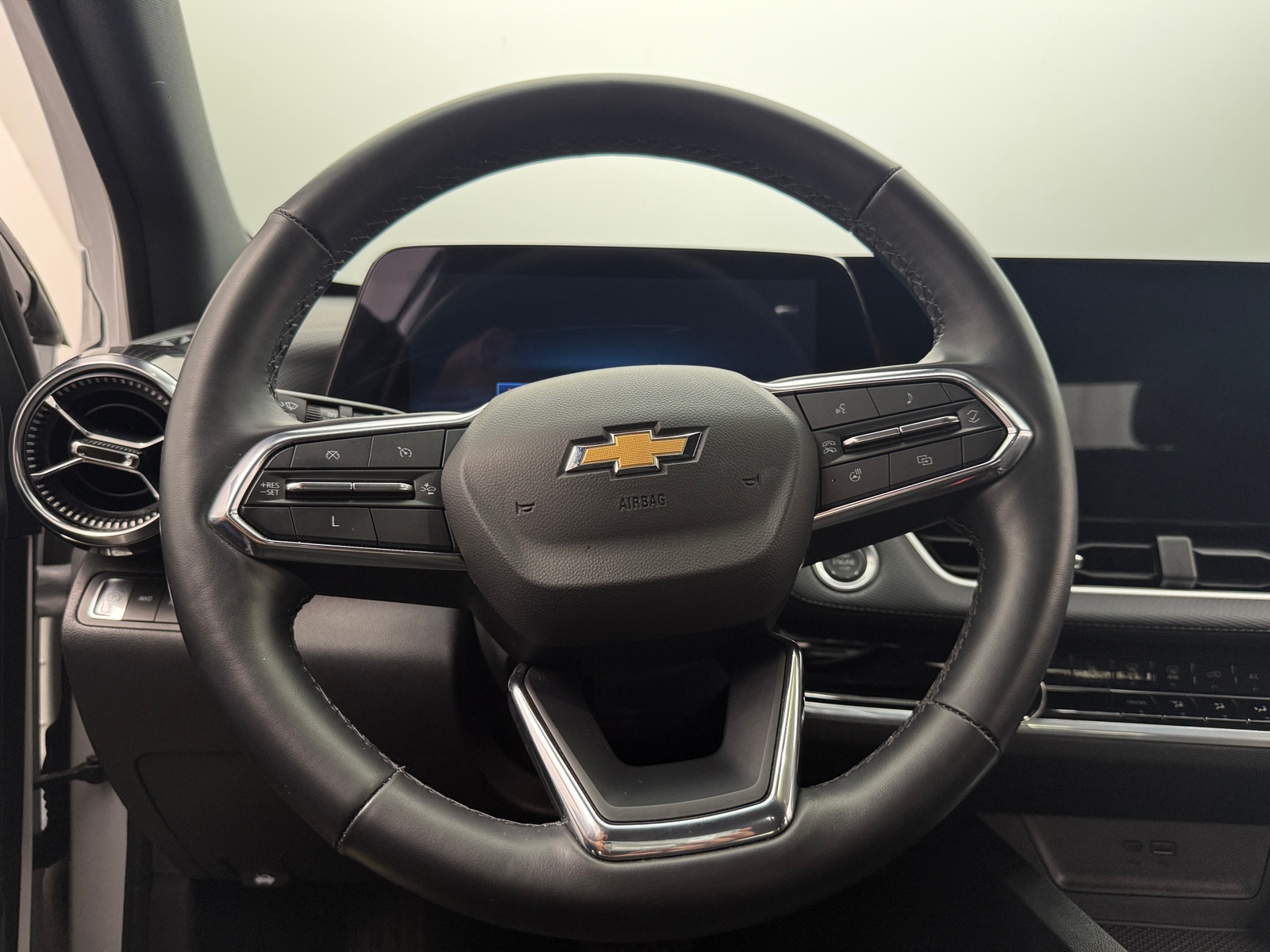 Thumbnail: 2025 Chevrolet Equinox - 5