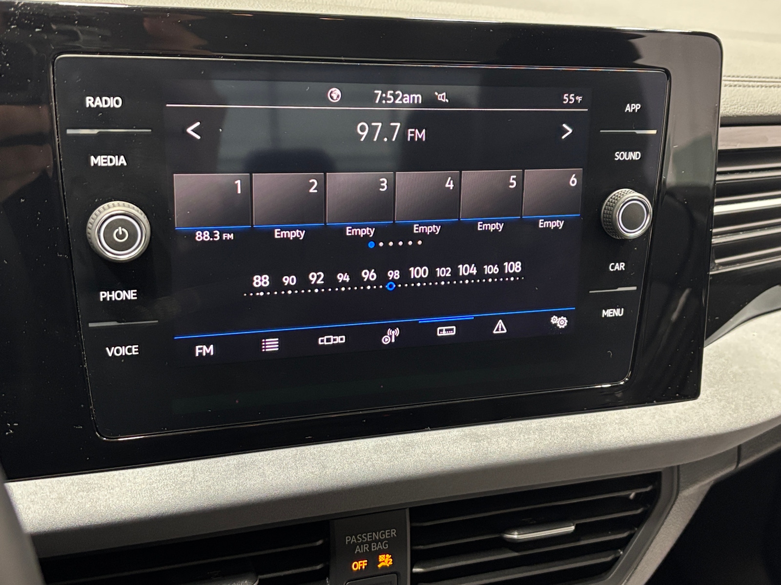 Thumbnail: 2025 Volkswagen Jetta - 3