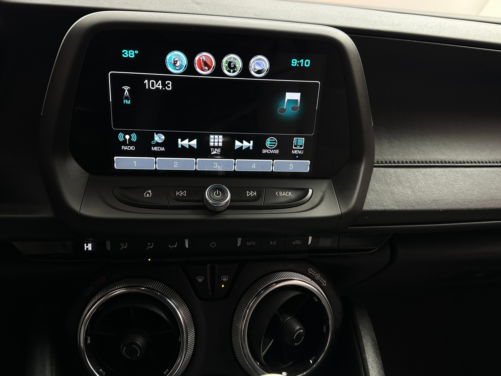 Thumbnail: 2018 Chevrolet Camaro - 4