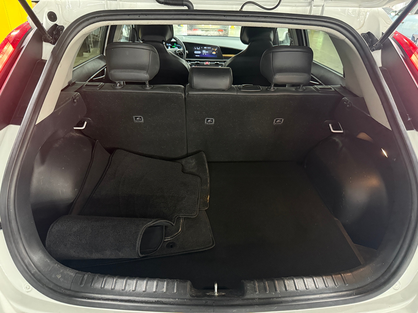 Thumbnail: 2023 Kia Niro - 7