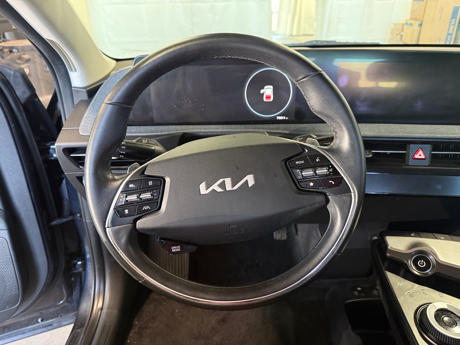 Thumbnail: 2022 Kia EV6 - 5