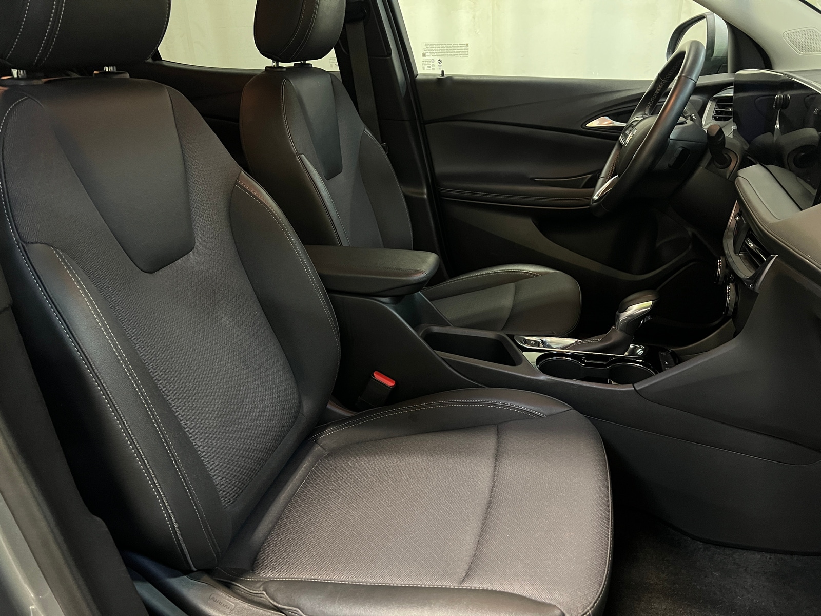 Thumbnail: 2025 Buick Encore GX - 2