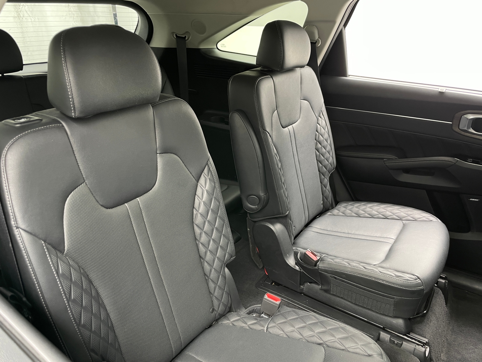 Thumbnail: 2023 Kia Sorento - 5