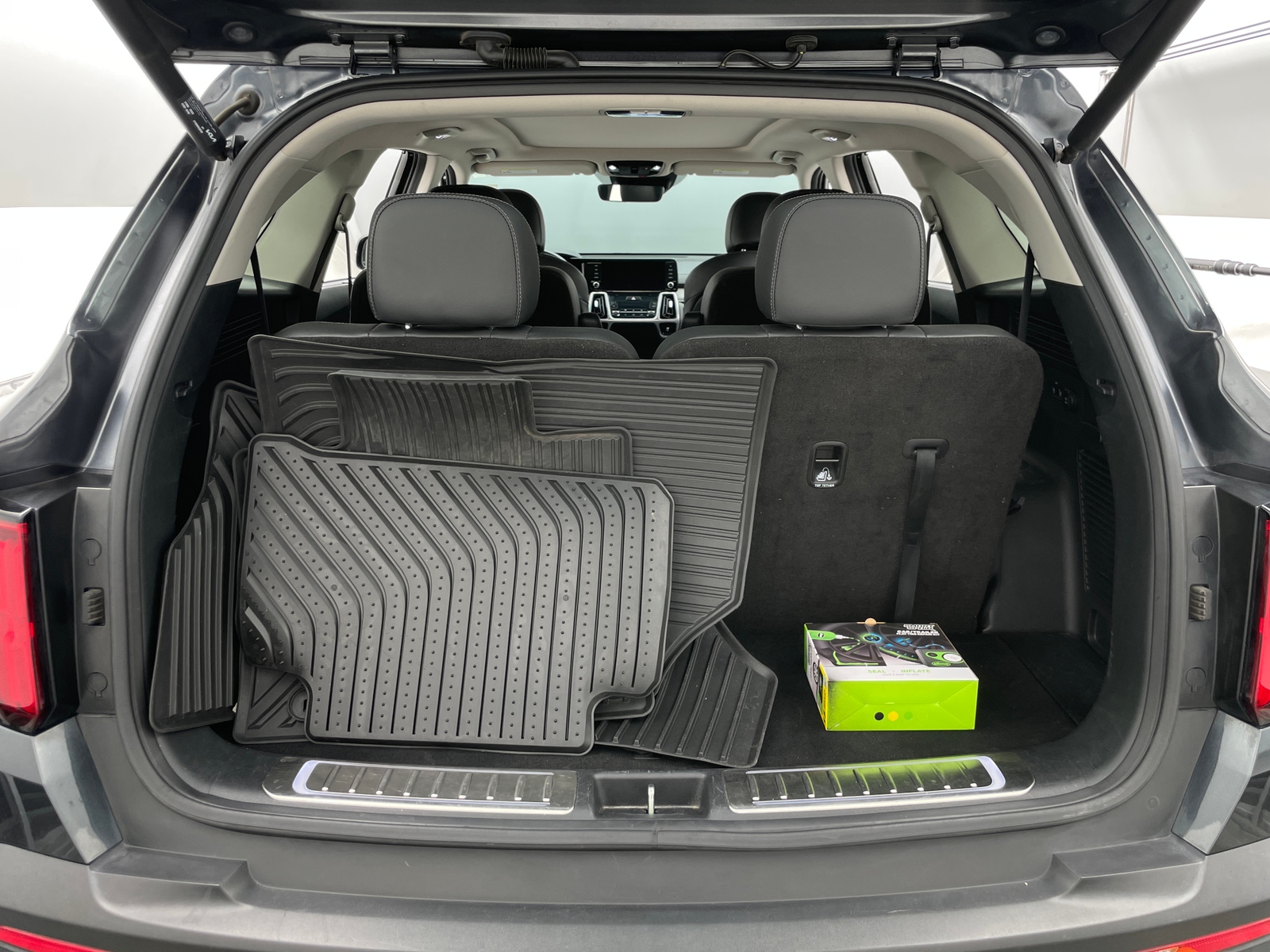 Thumbnail: 2023 Kia Sorento - 6