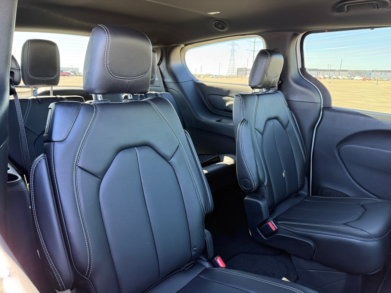 Thumbnail: 2026 Chrysler Pacifica - 5