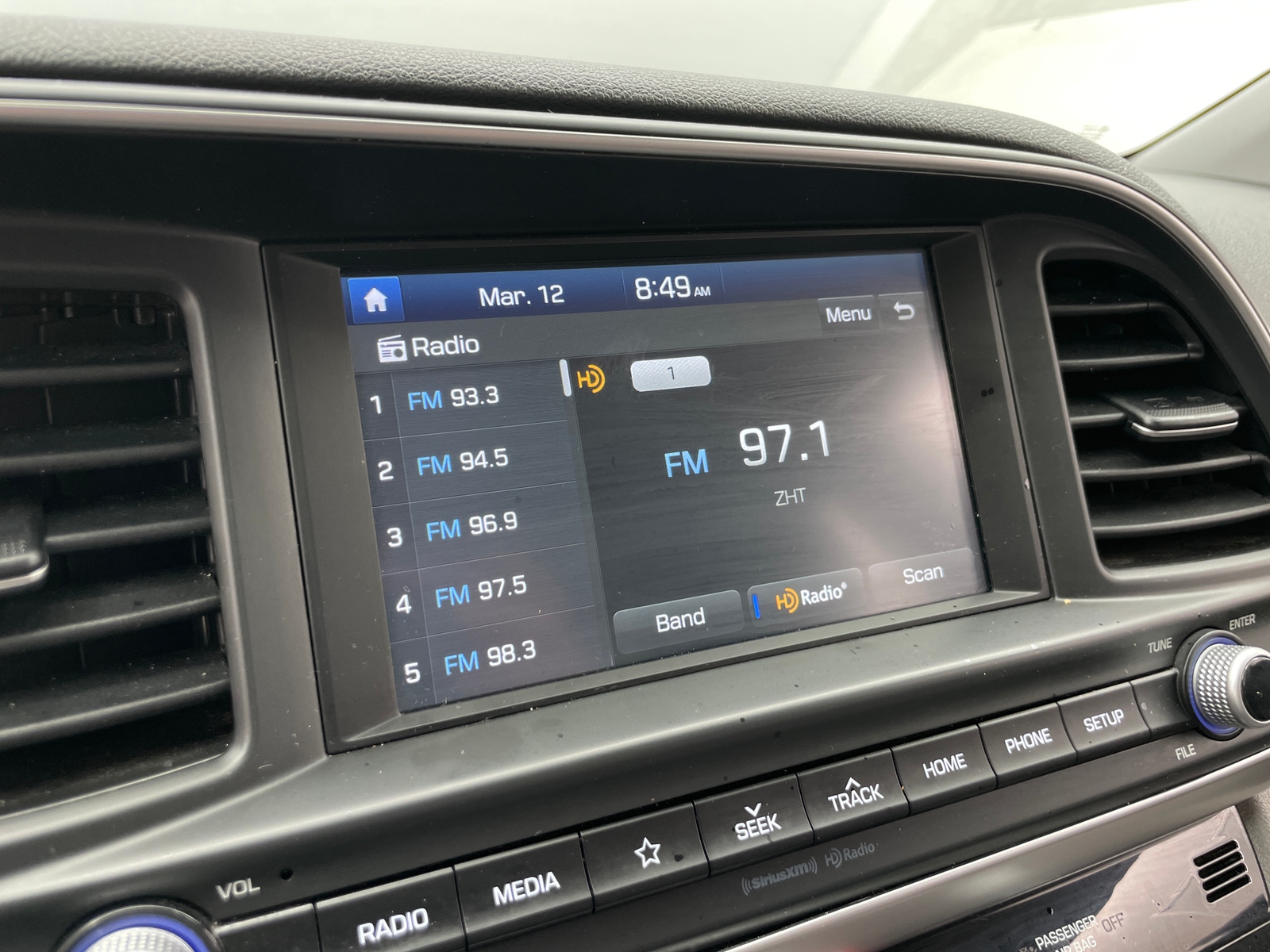 Thumbnail: 2020 Hyundai Elantra - 4