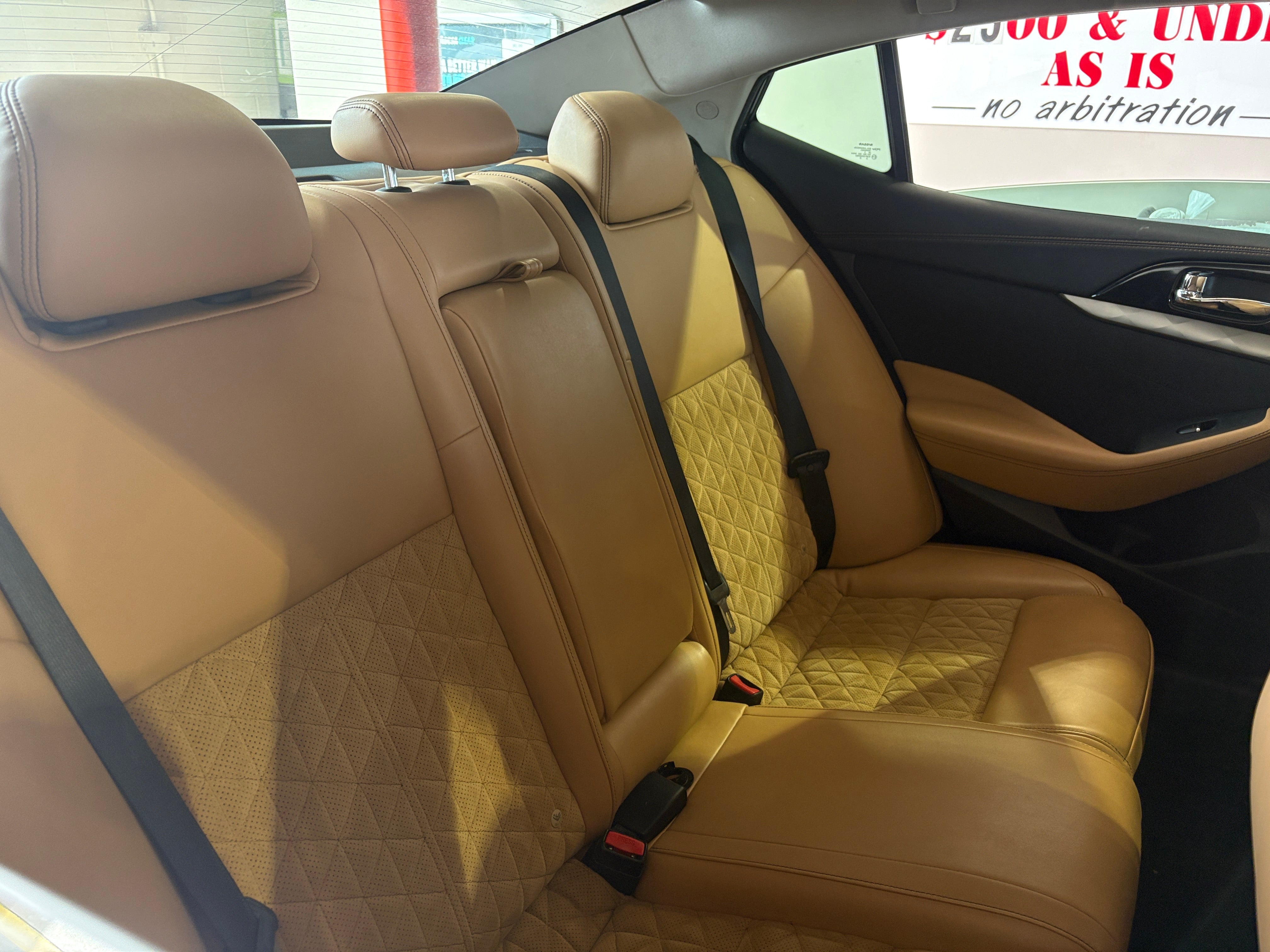 2016 Nissan Maxima SR