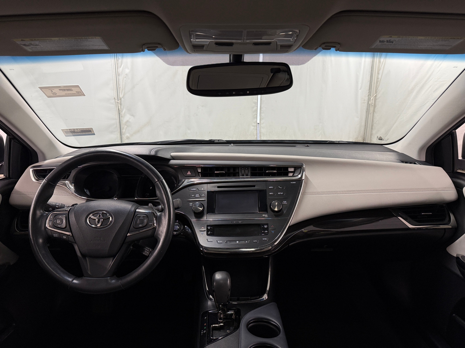 Thumbnail: 2013 Toyota Avalon - 3