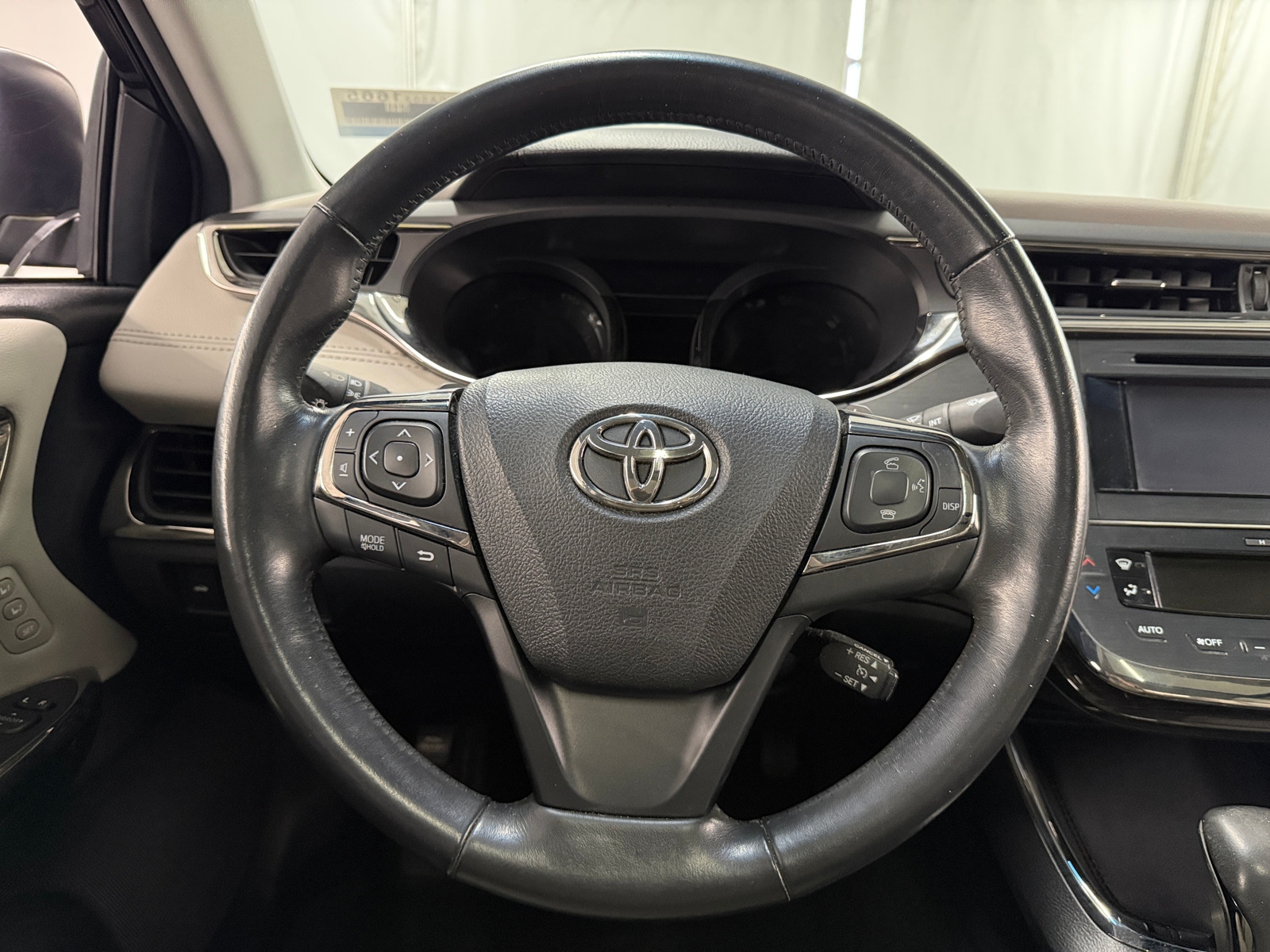 Thumbnail: 2013 Toyota Avalon - 5