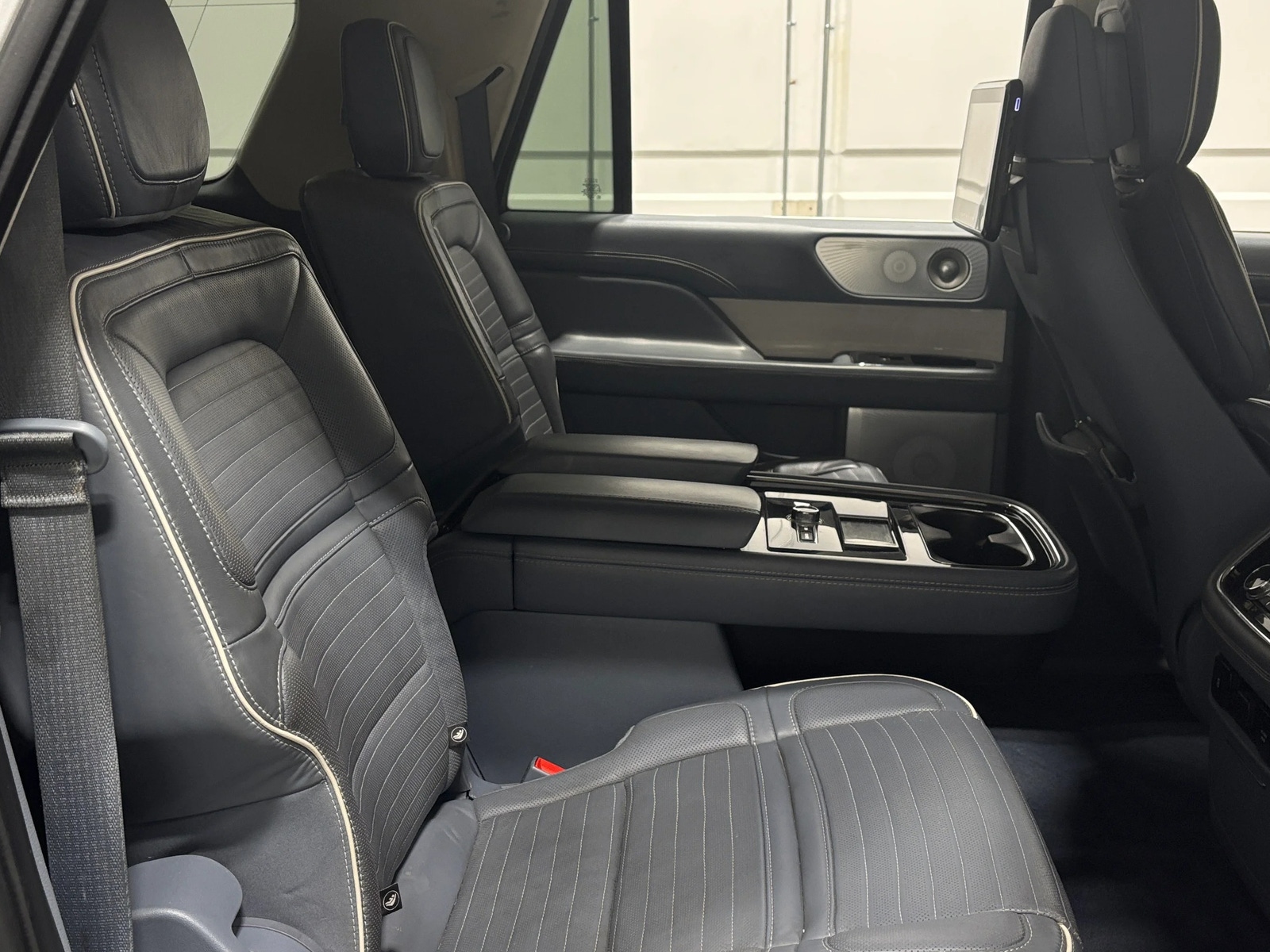 Thumbnail: 2019 Lincoln Navigator L - 5