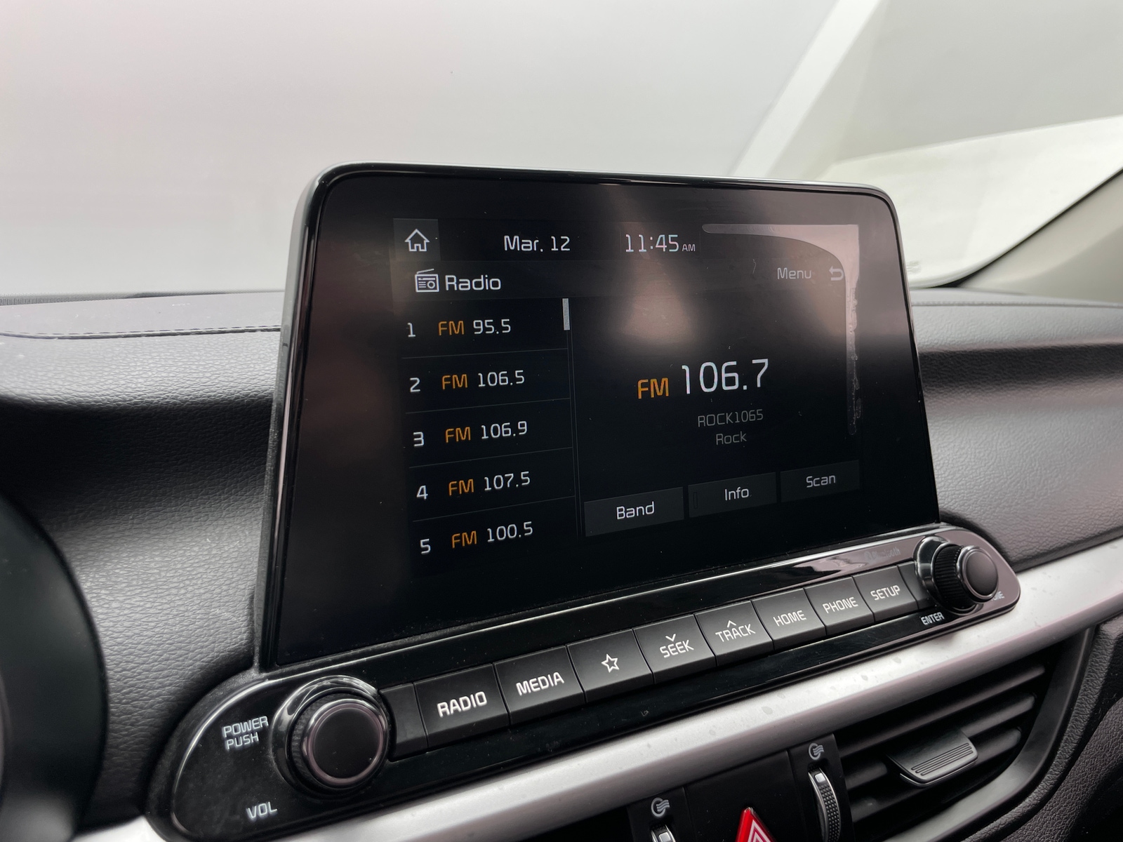 Thumbnail: 2021 Kia Forte - 4