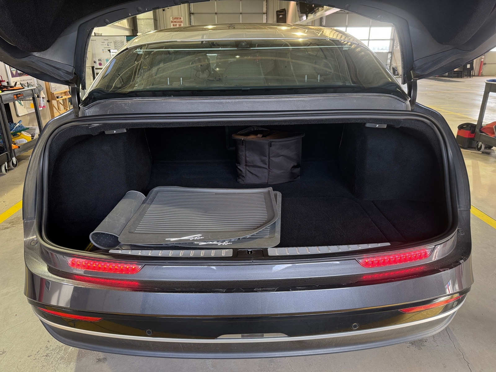 Thumbnail: 2022 Lucid Air - 6