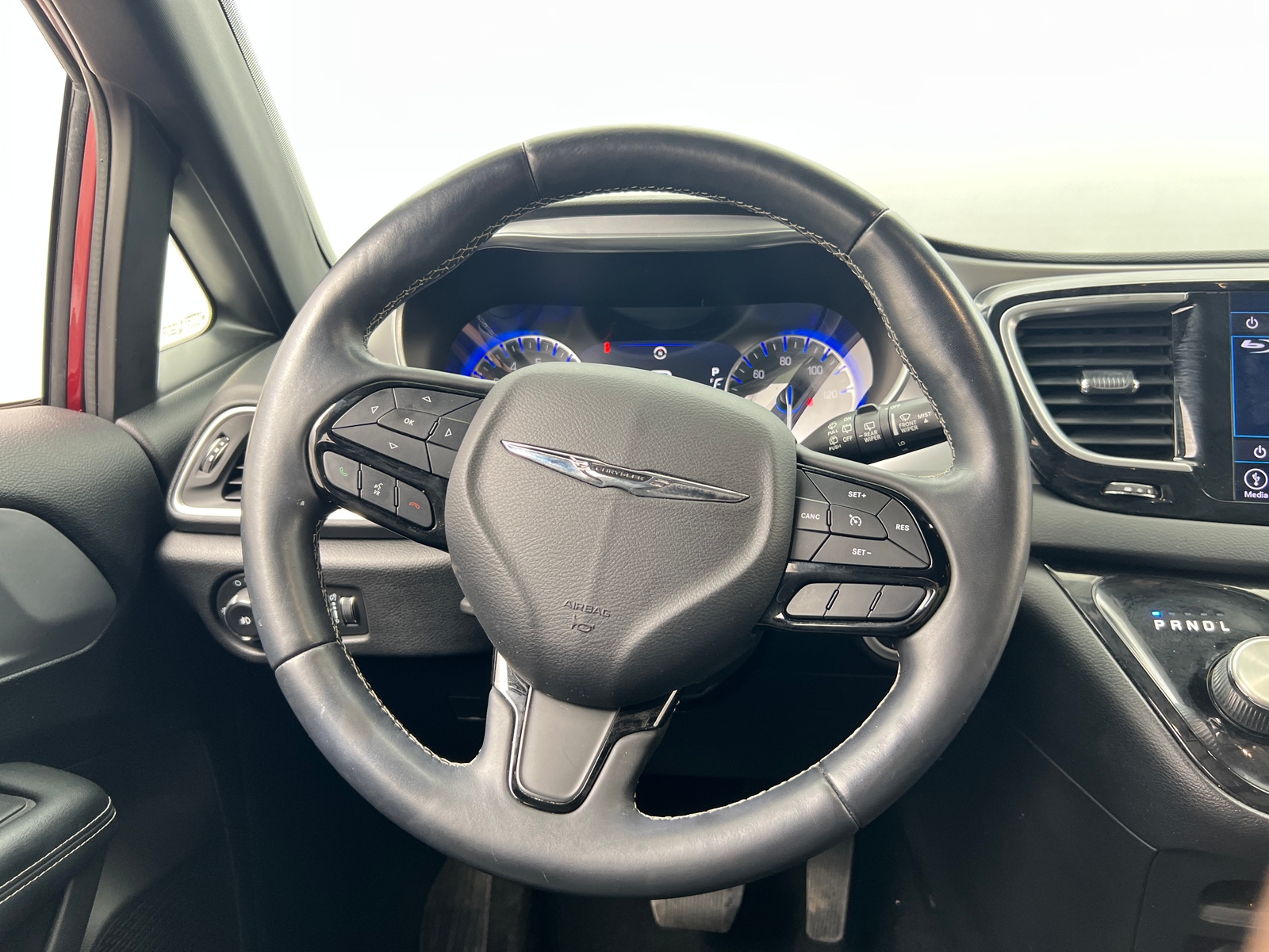 Thumbnail: 2018 Chrysler Pacifica - 4