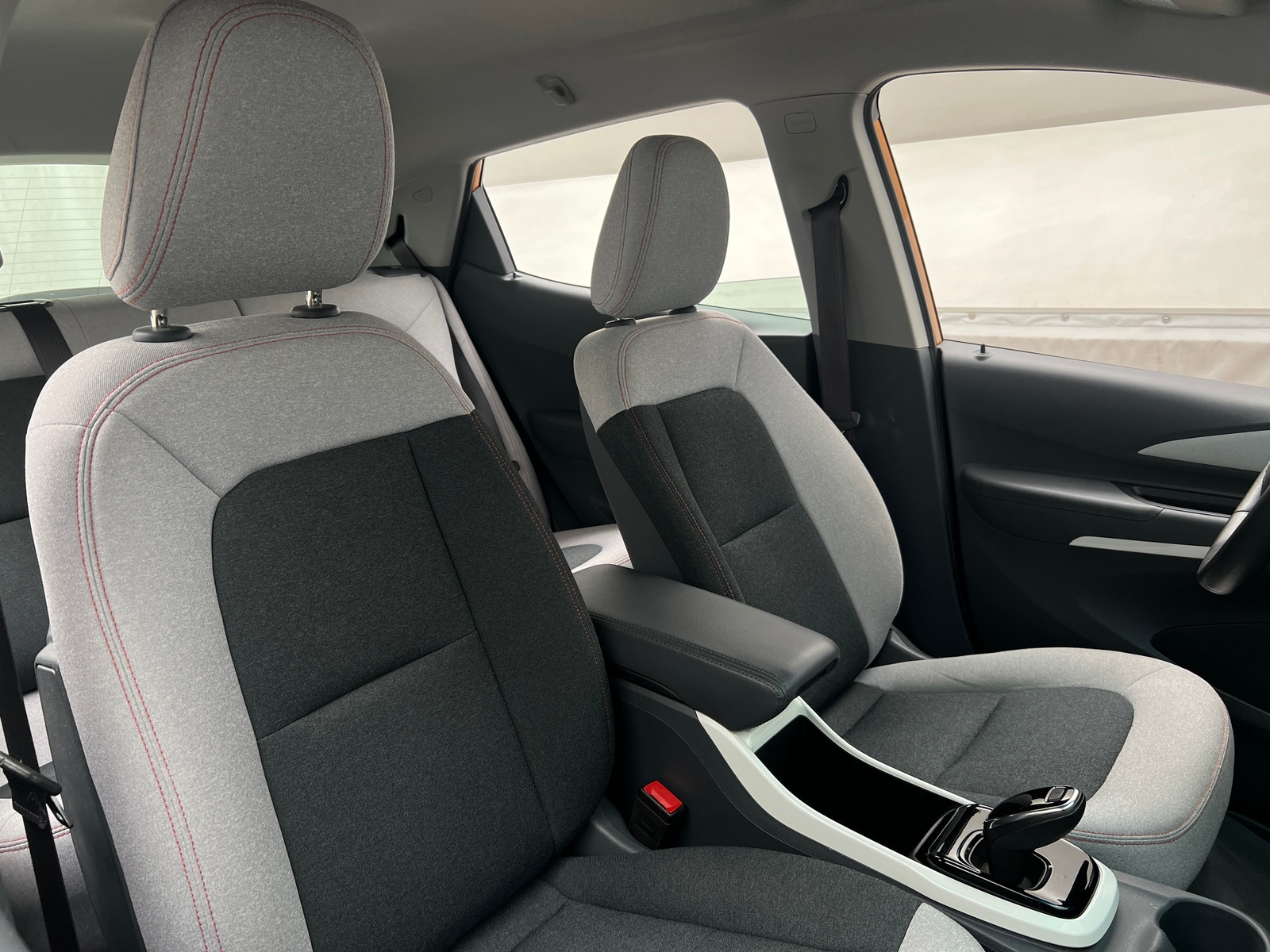 Thumbnail: 2017 Chevrolet Bolt EV - 2