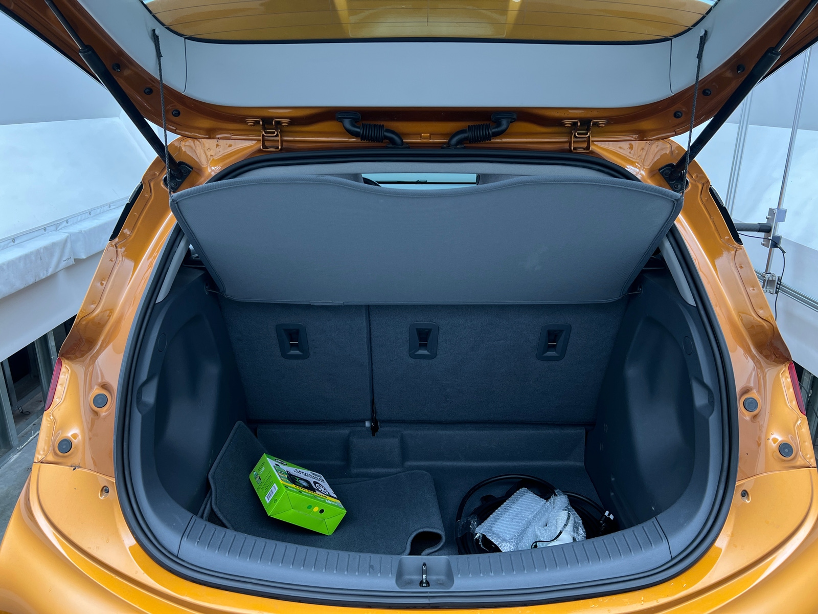 Thumbnail: 2017 Chevrolet Bolt EV - 7