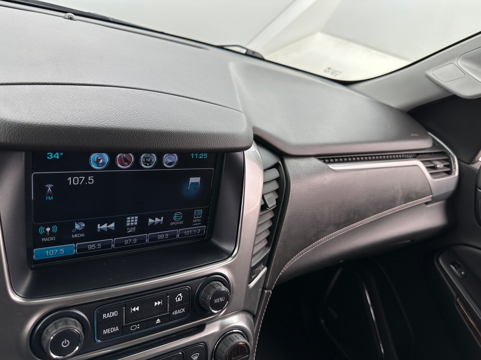 Thumbnail: 2020 Chevrolet Suburban - 3