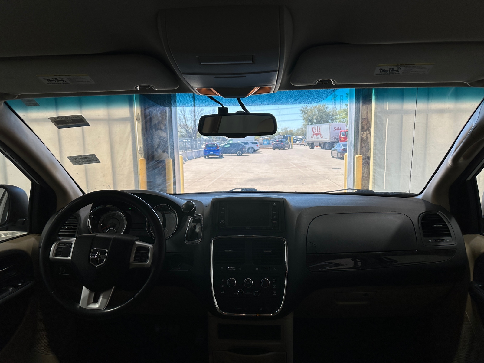 Thumbnail: 2016 Dodge Grand Caravan - 3