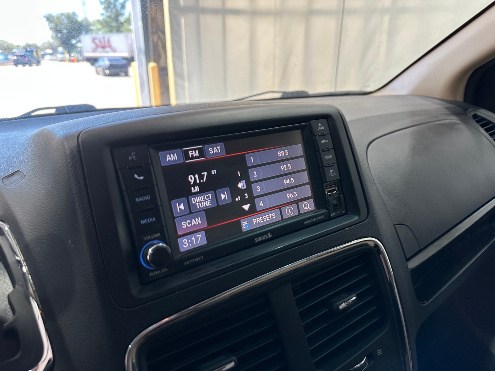 Thumbnail: 2016 Dodge Grand Caravan - 4