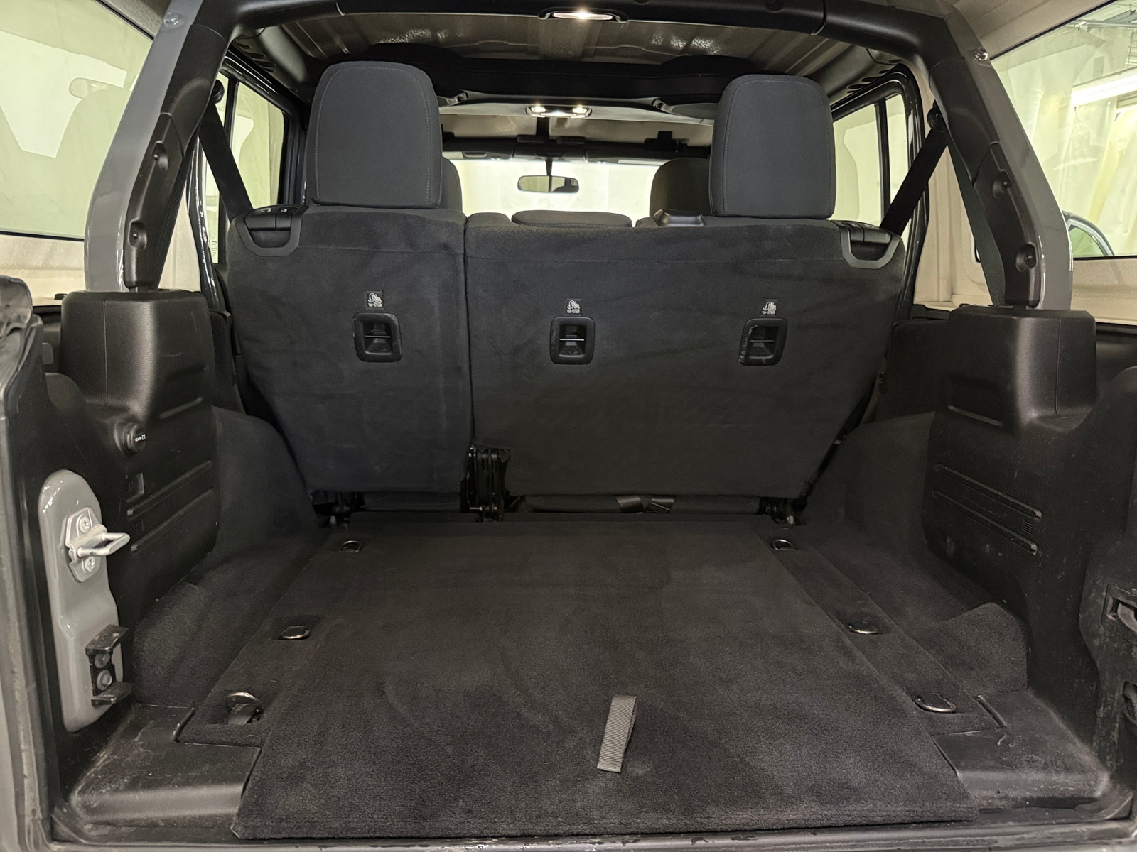 Thumbnail: 2020 Jeep Wrangler - 7