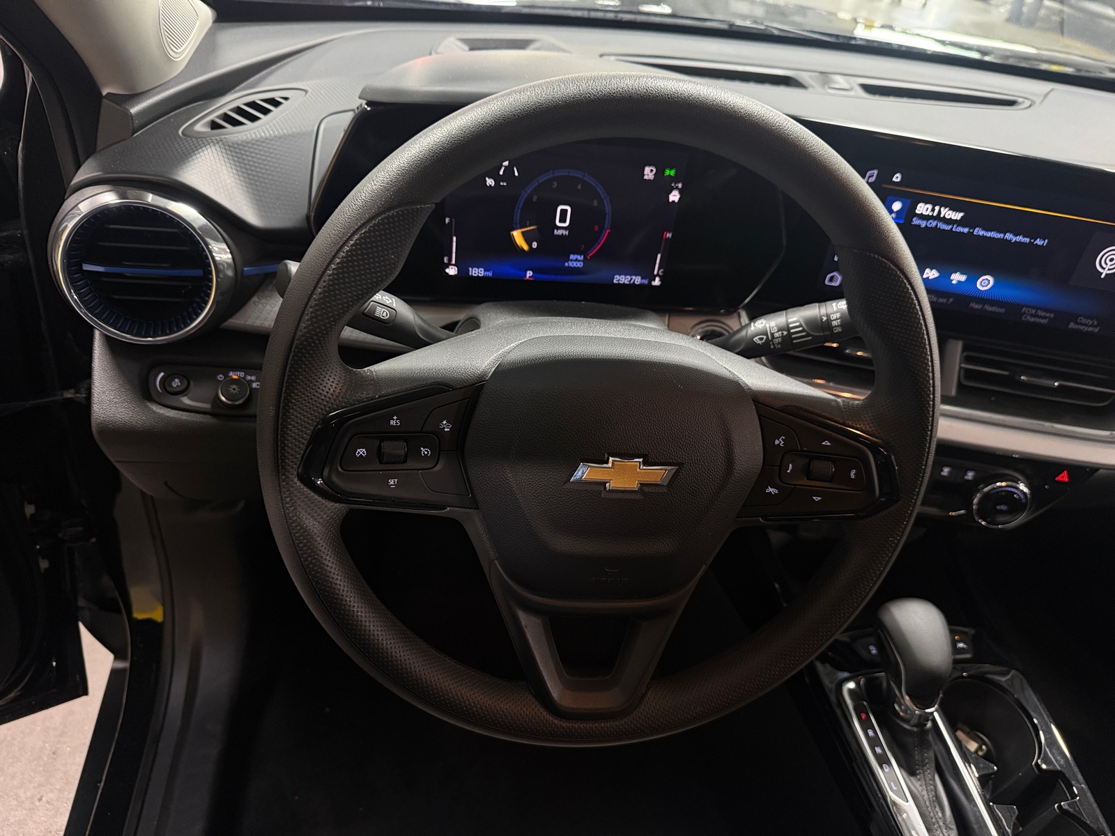 Thumbnail: 2025 Chevrolet Trax - 5