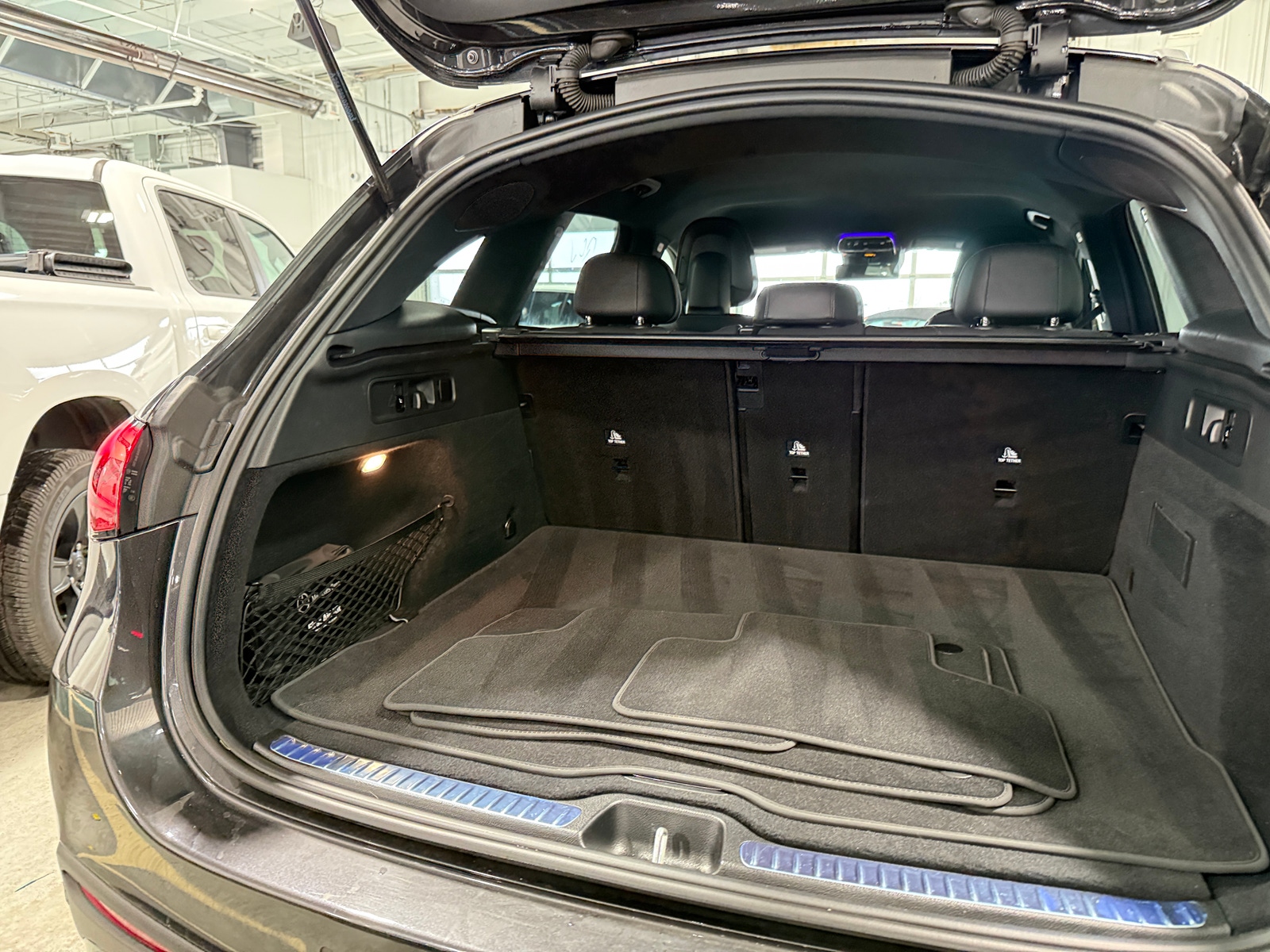 Thumbnail: 2025 Mercedes-Benz GLC - 6