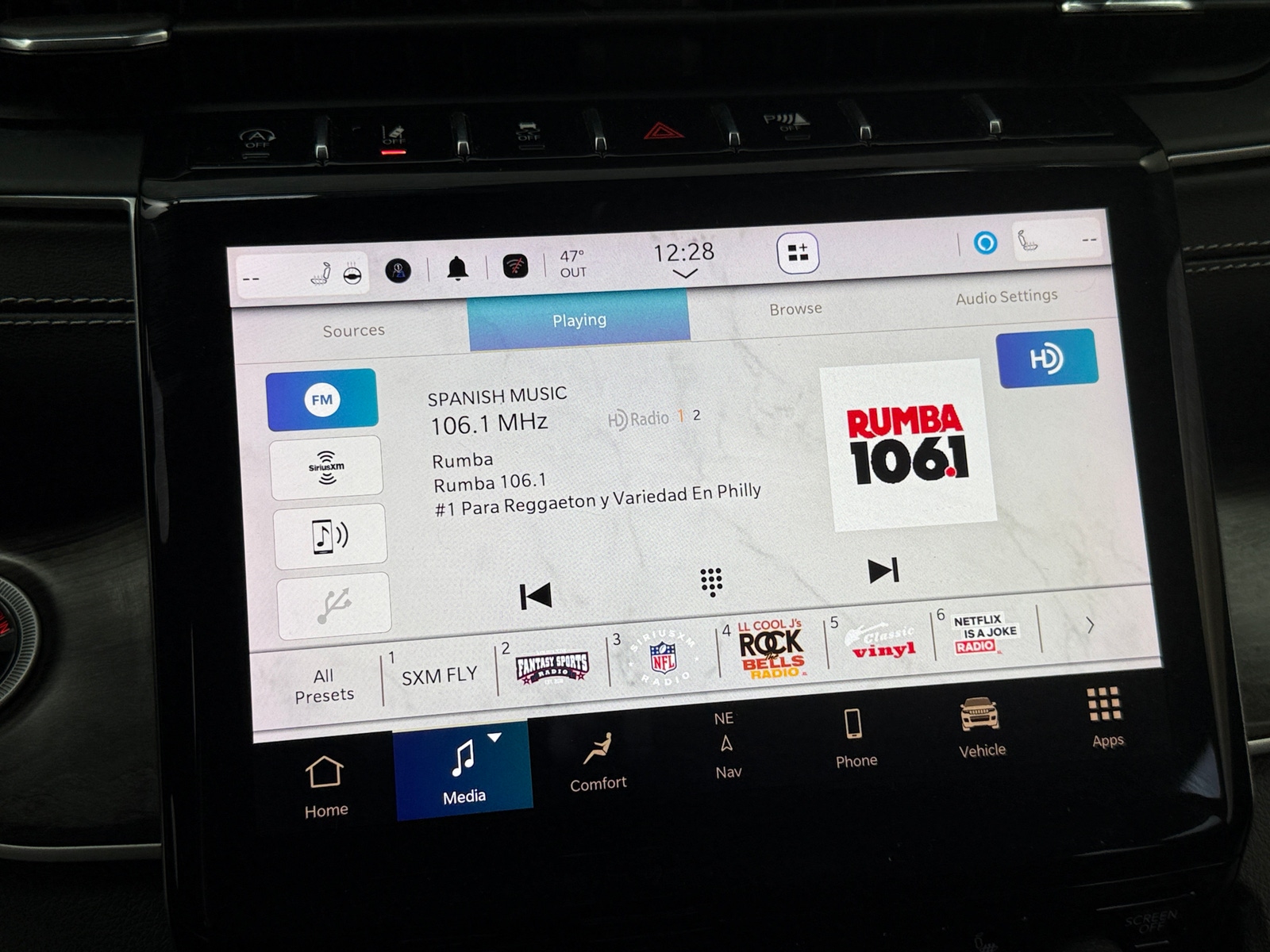 Thumbnail: 2023 Jeep Grand Cherokee - 3