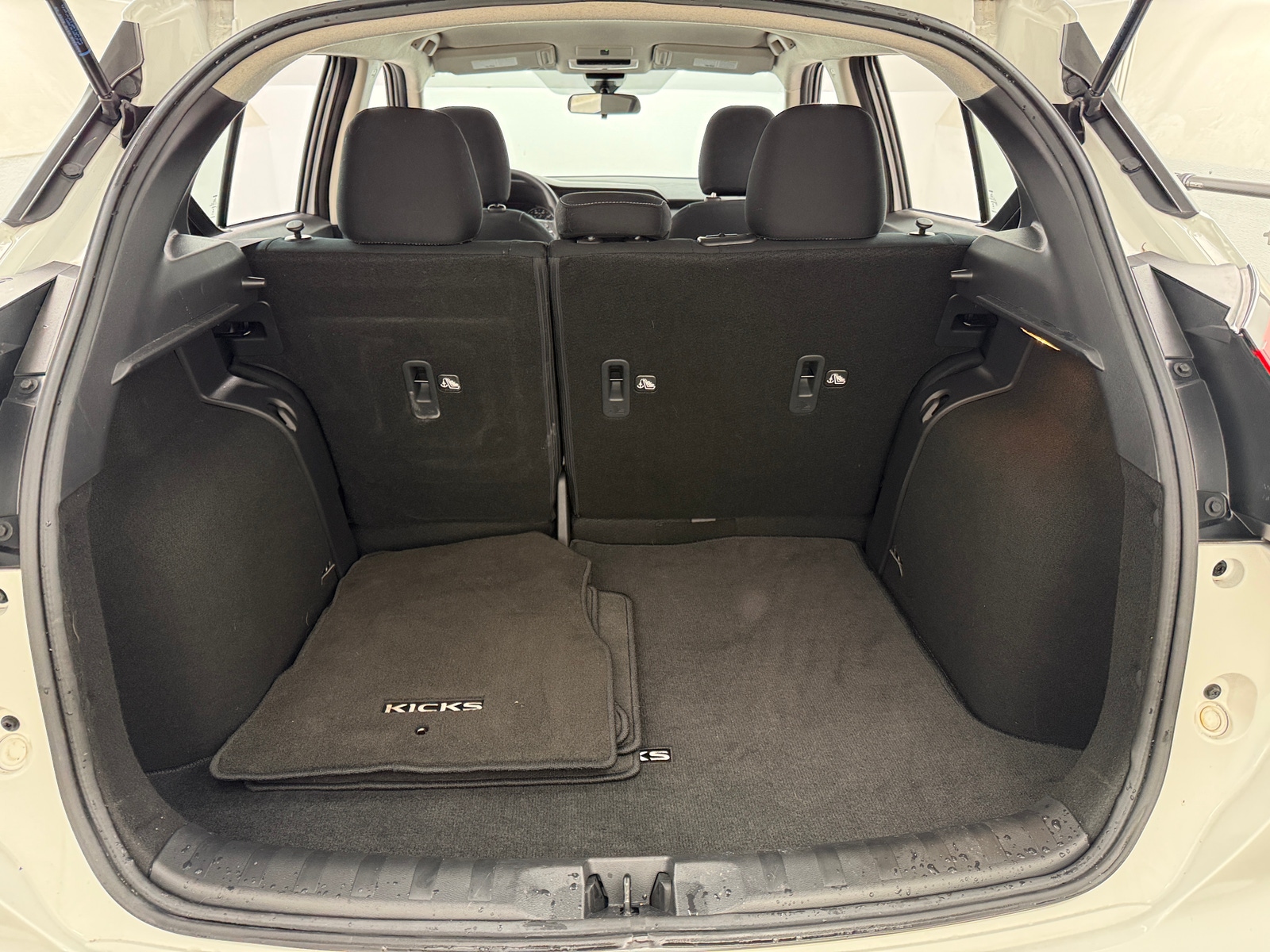 Thumbnail: 2024 Nissan Kicks - 7