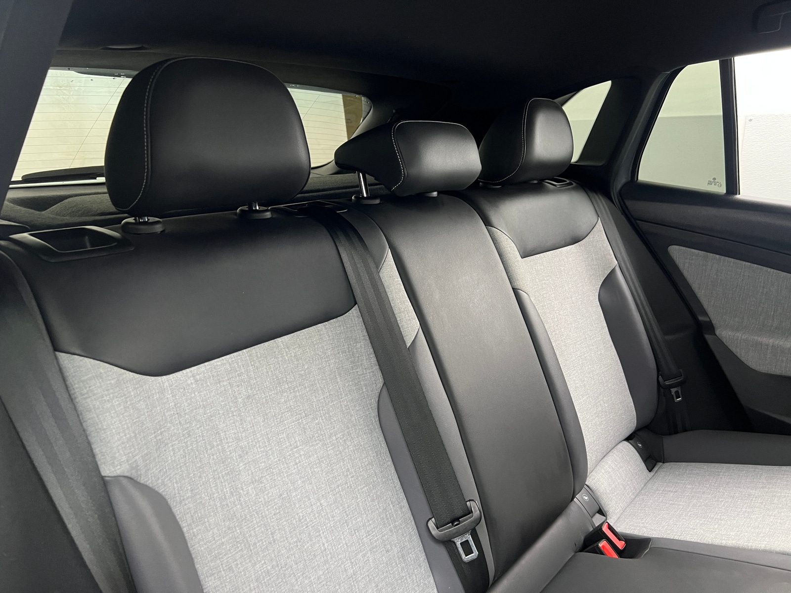 Thumbnail: 2023 Volkswagen ID.4 - 6