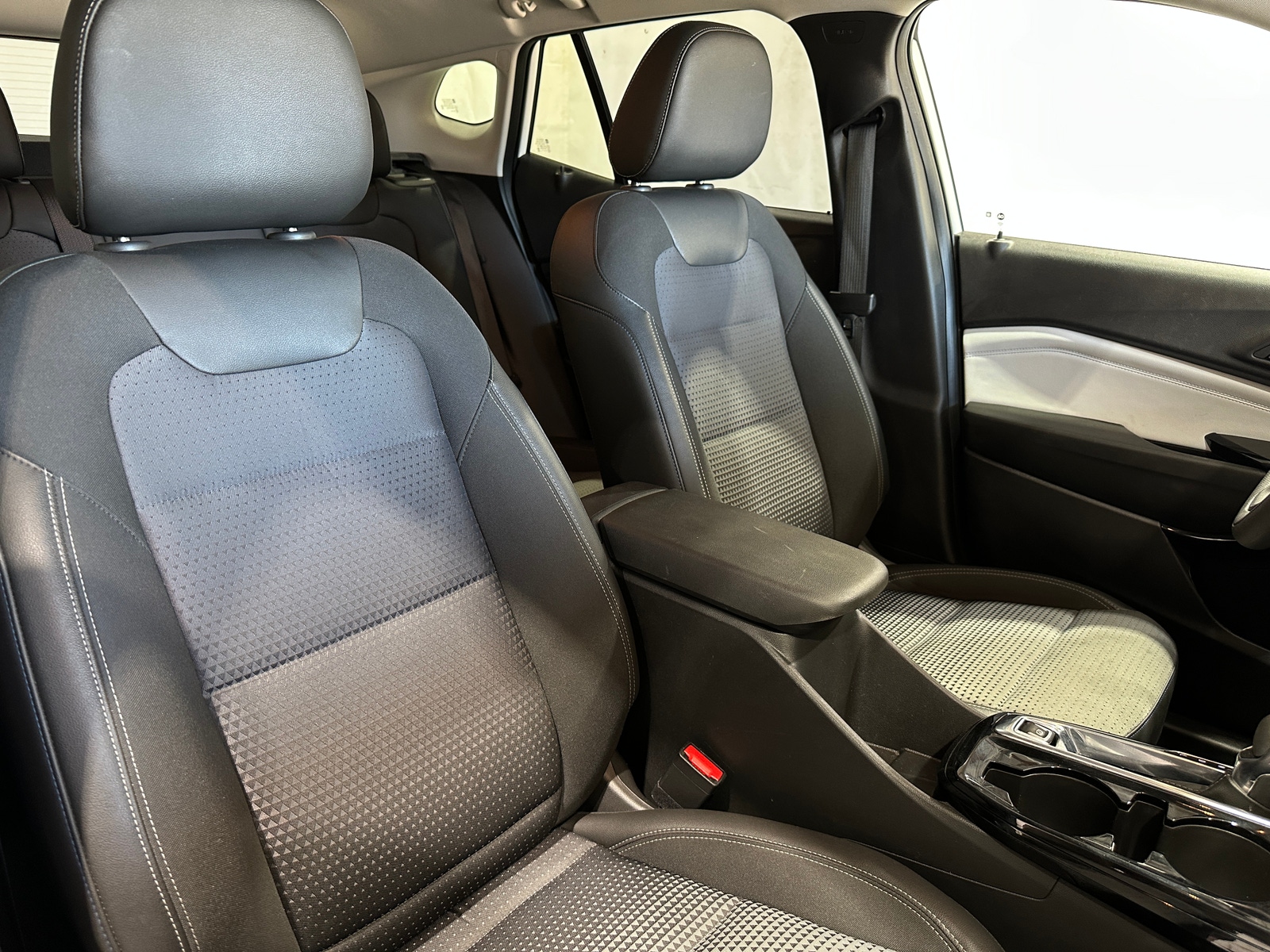 Thumbnail: 2025 Chevrolet Trax - 2