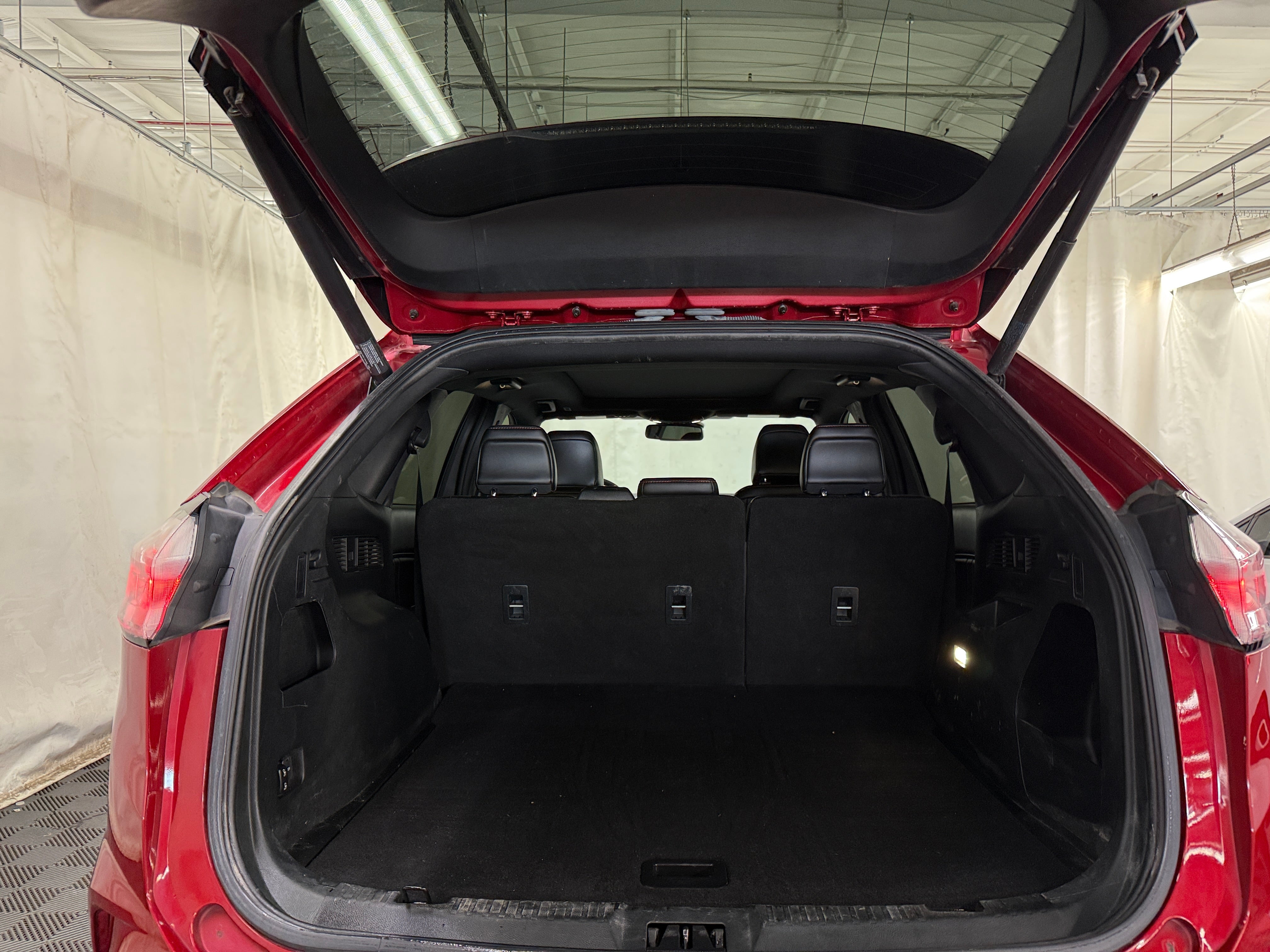 2020 Ford Edge ST Line - Photo 8