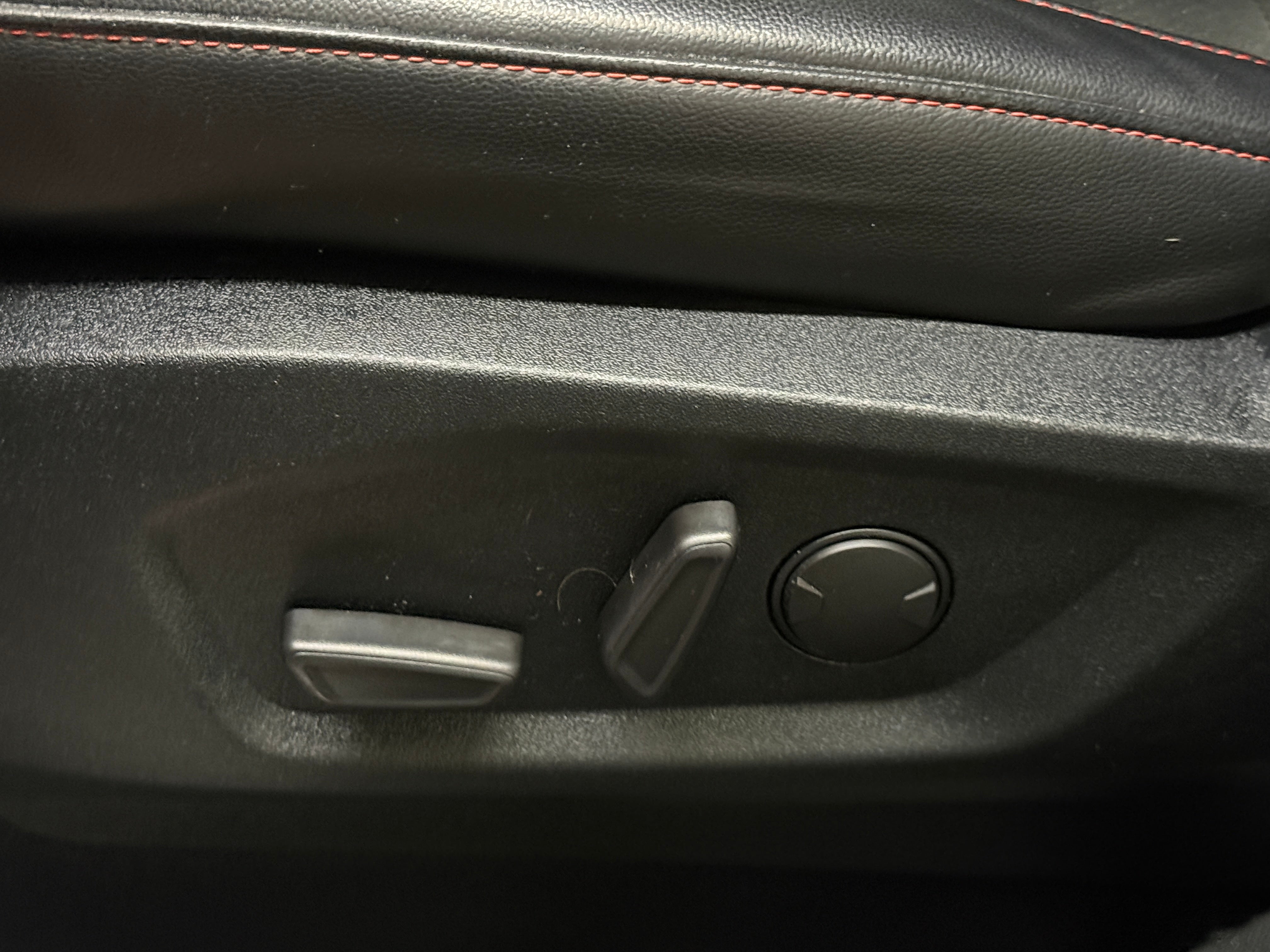 2020 Ford Edge ST Line - Photo 10