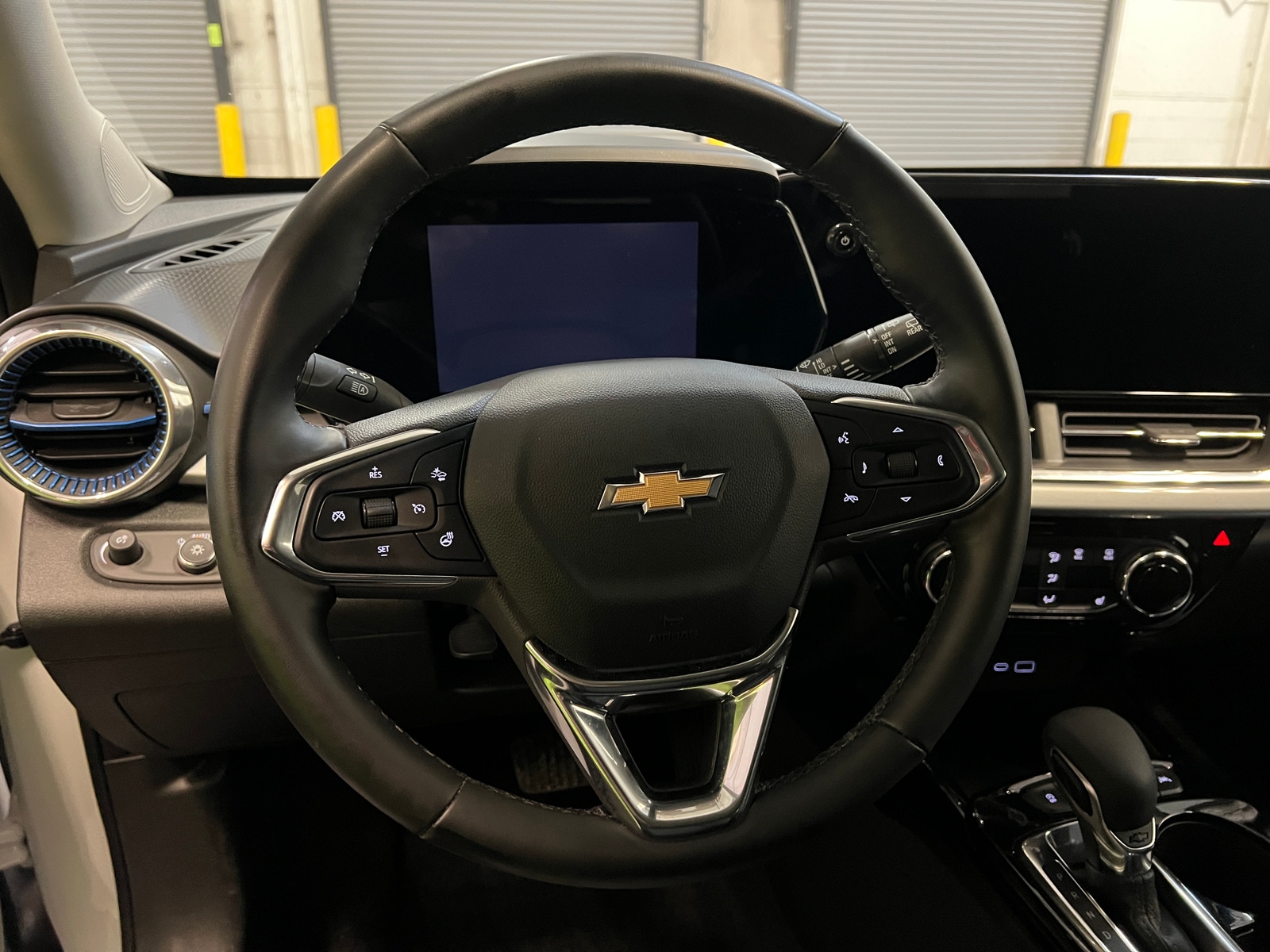 Thumbnail: 2025 Chevrolet Trax - 5