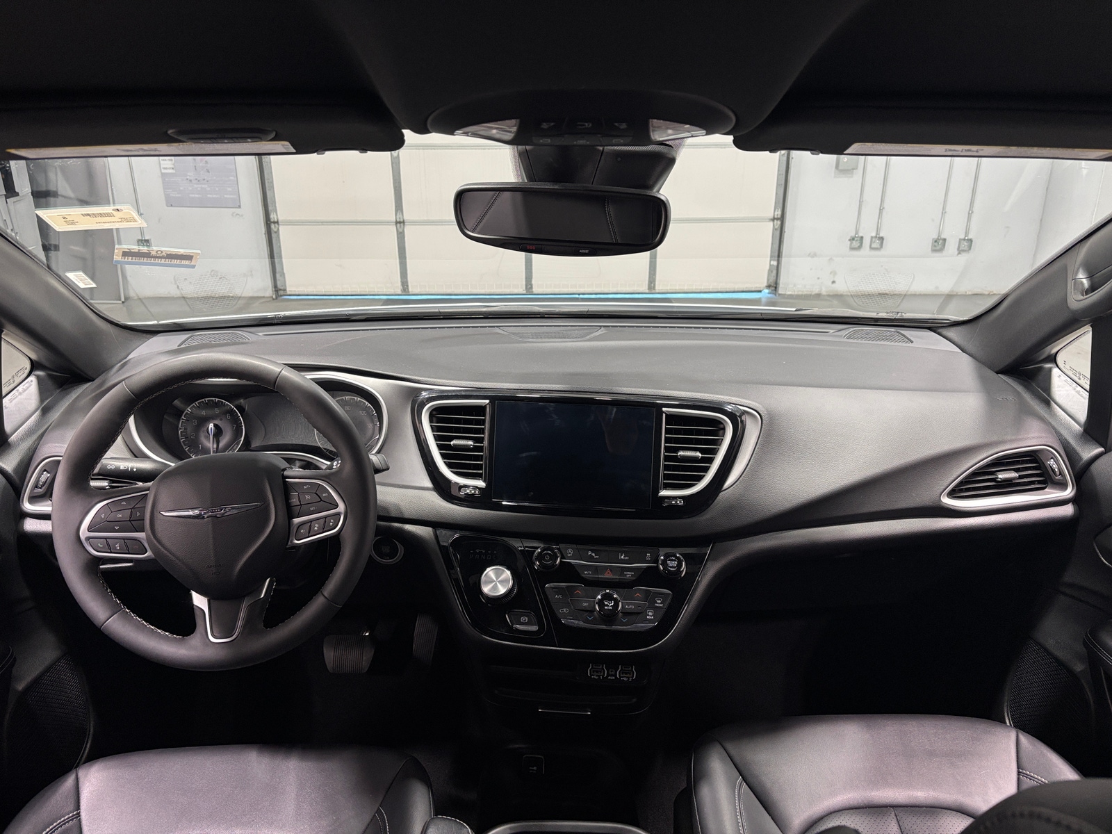 Thumbnail: 2025 Chrysler Pacifica - 2