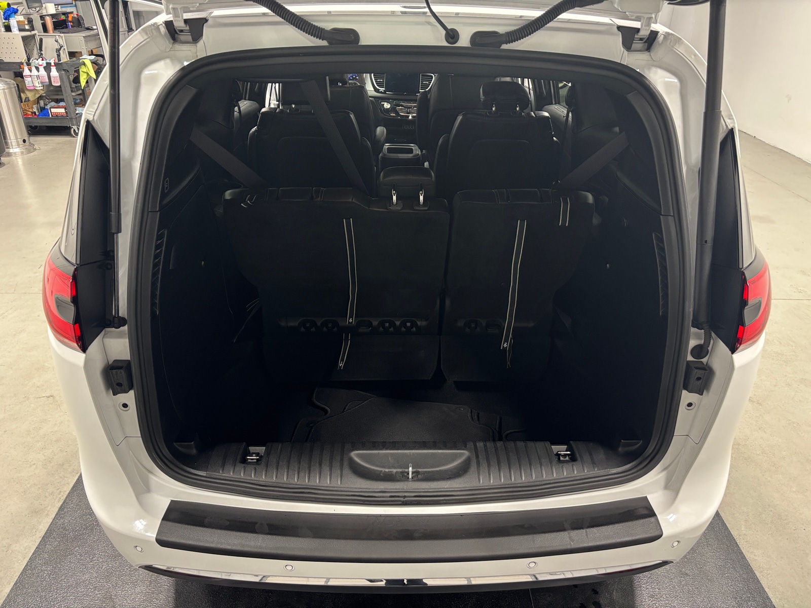 Thumbnail: 2025 Chrysler Pacifica - 6