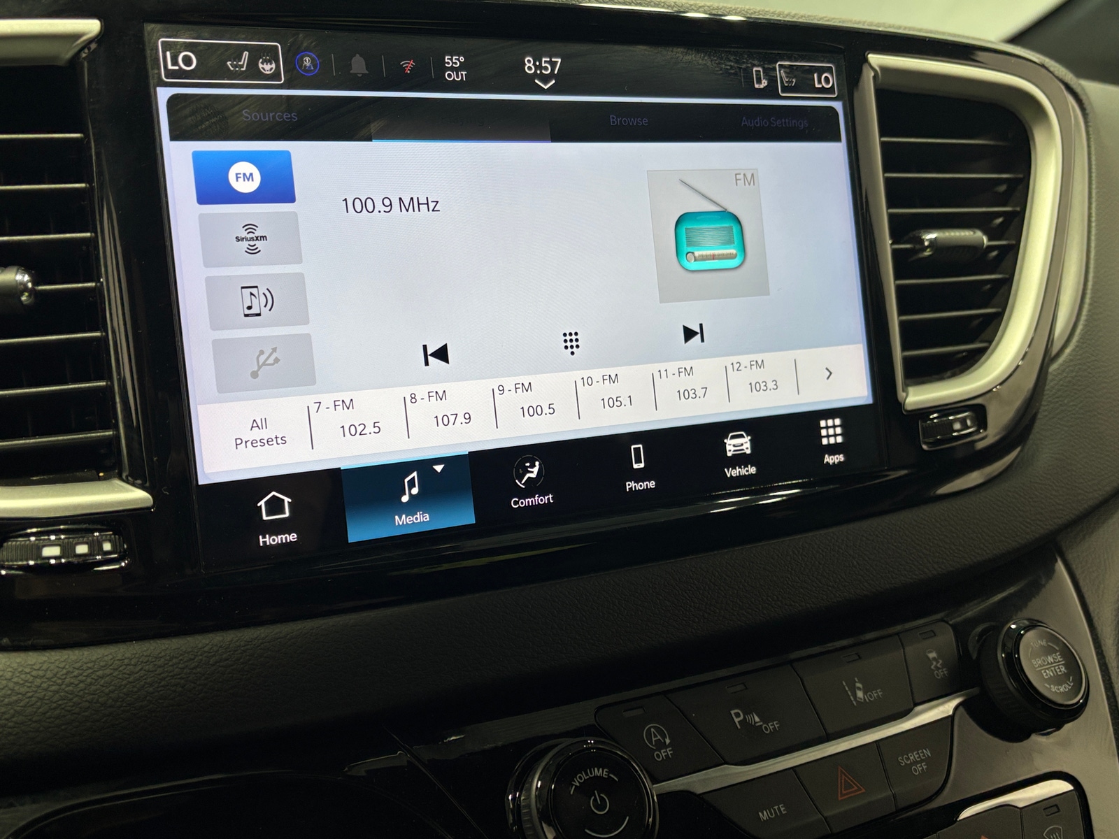 Thumbnail: 2025 Chrysler Pacifica - 3