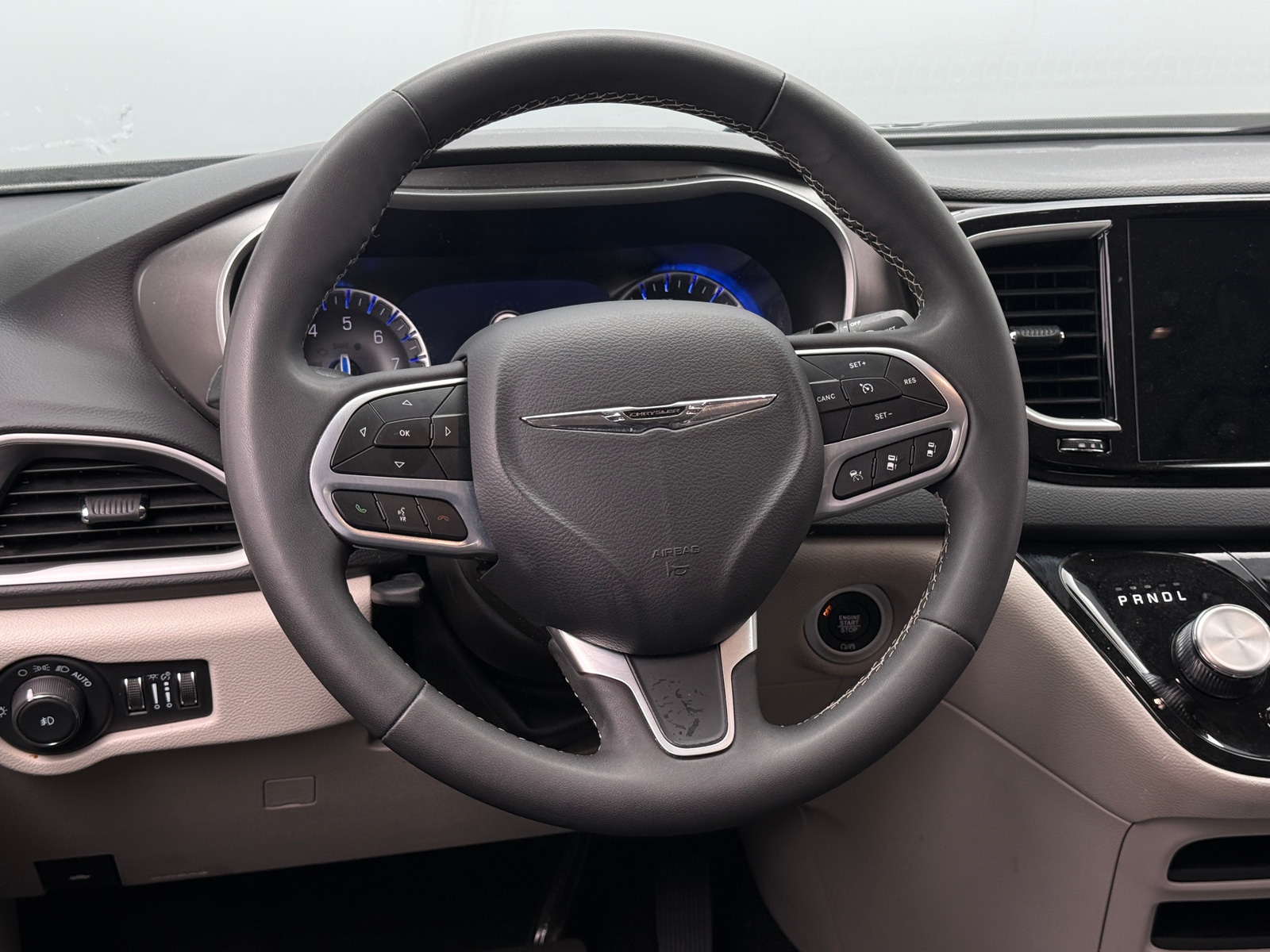 Thumbnail: 2024 Chrysler Pacifica - 4