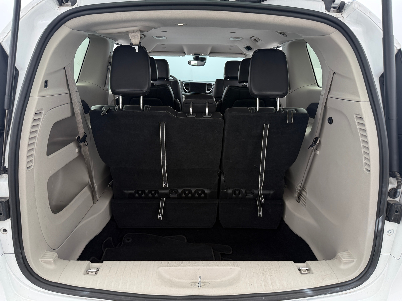 Thumbnail: 2024 Chrysler Pacifica - 6