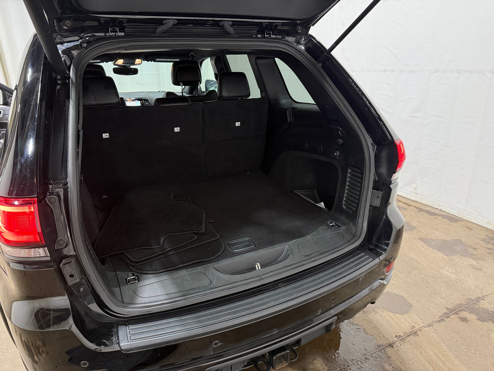 Thumbnail: 2020 Jeep Grand Cherokee - 7