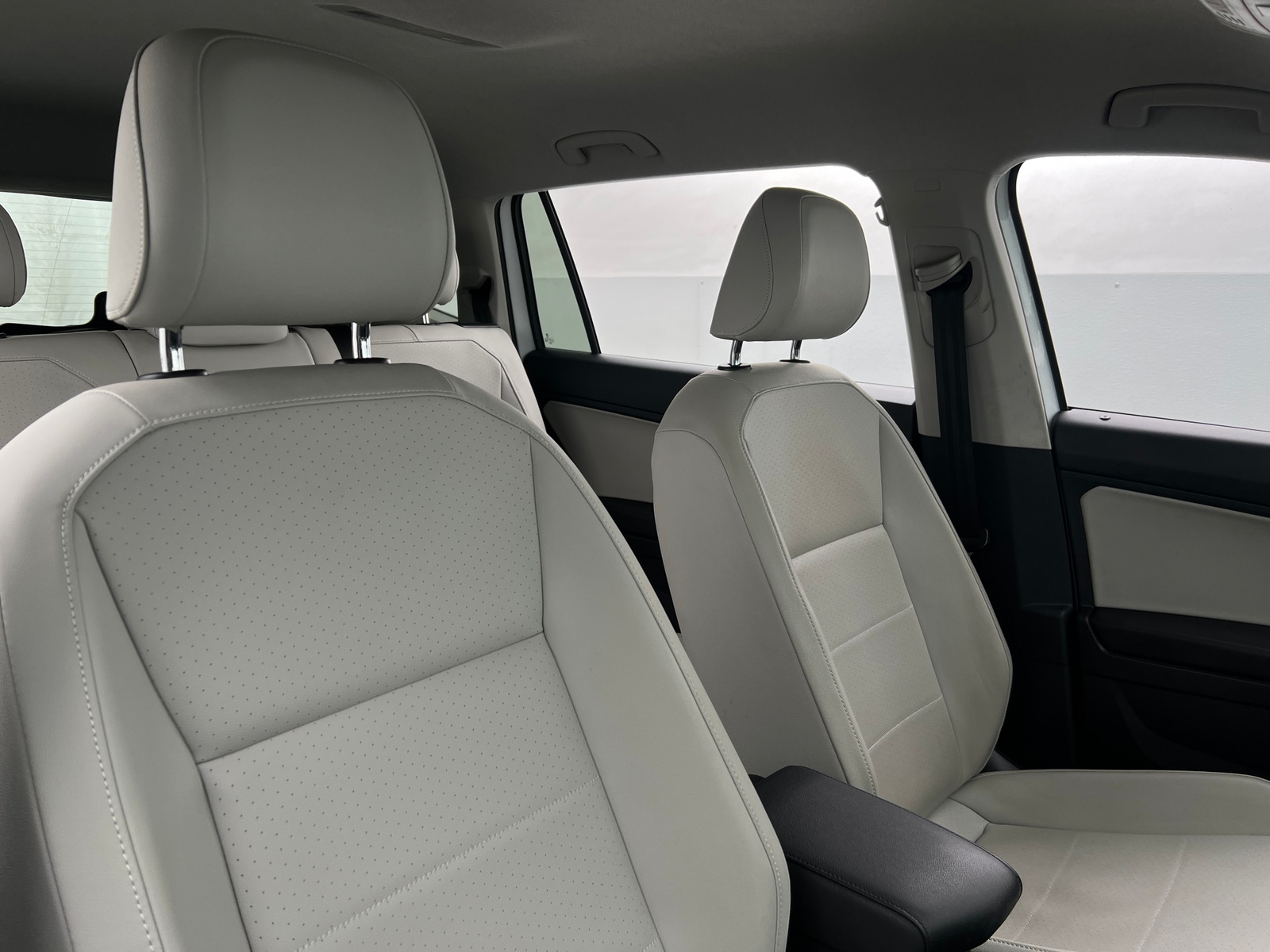 Thumbnail: 2020 Volkswagen Tiguan - 2